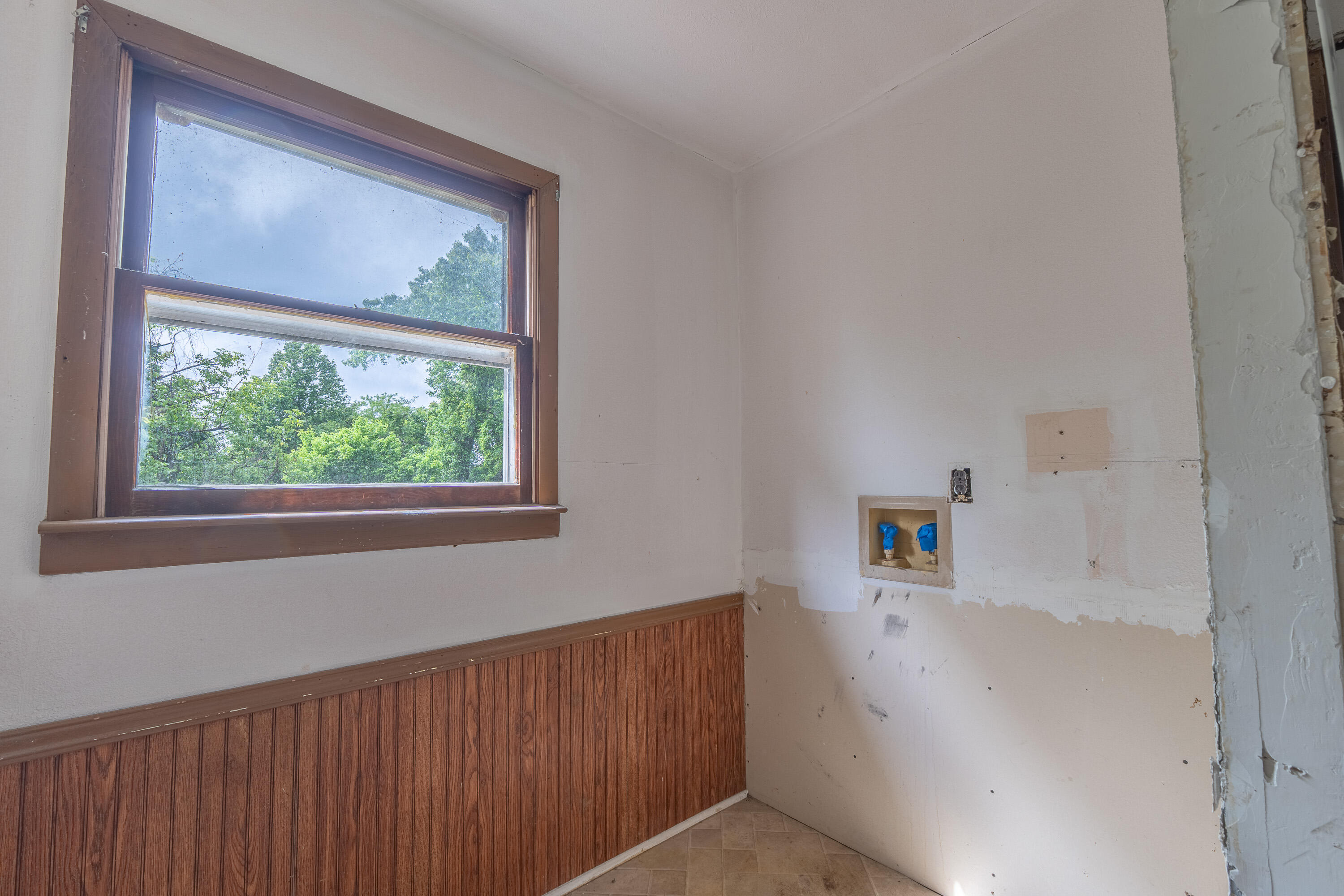 2122 State Highway 1651 Property Photo 22