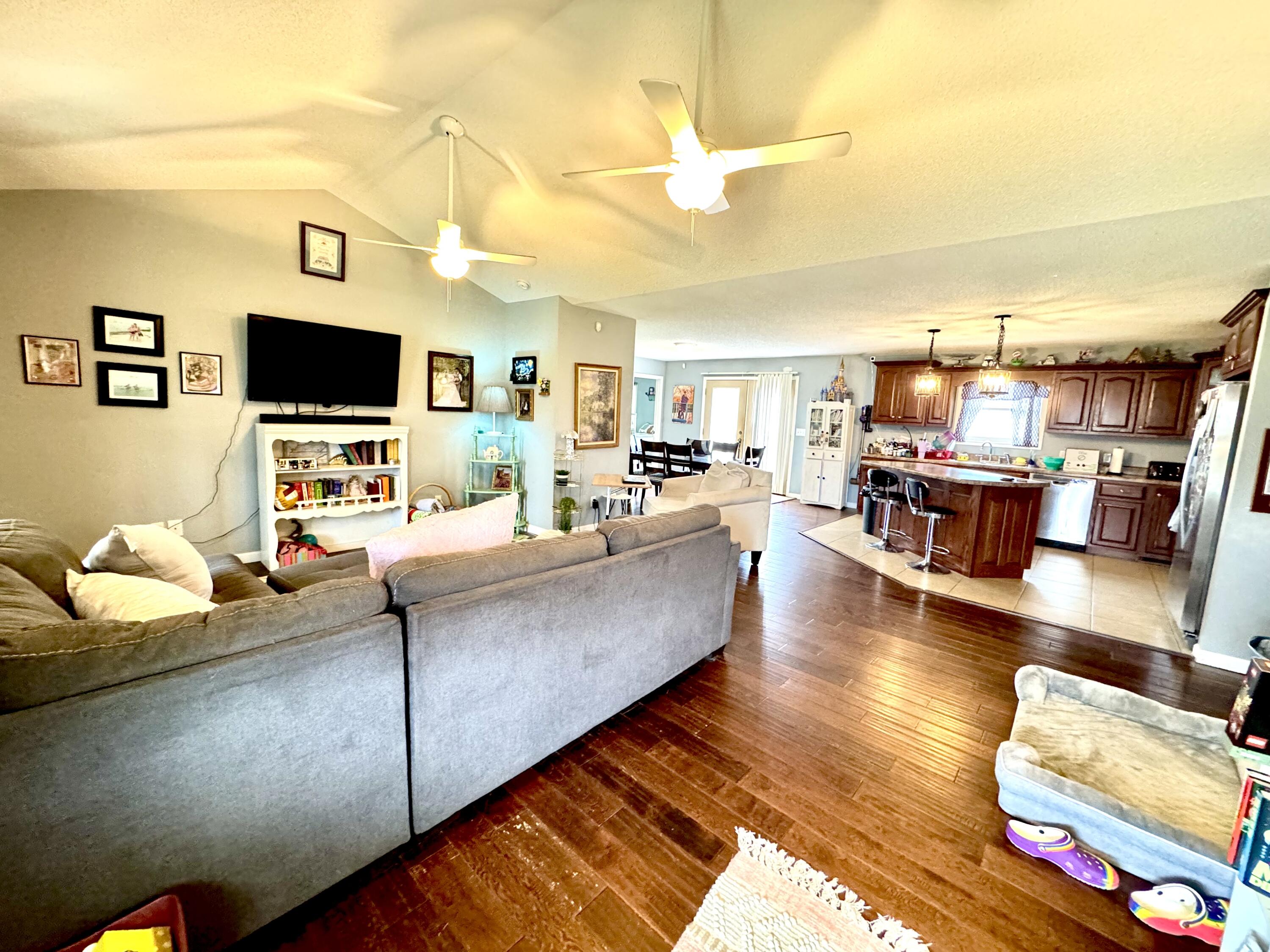 102 Beech Street Property Photo 2