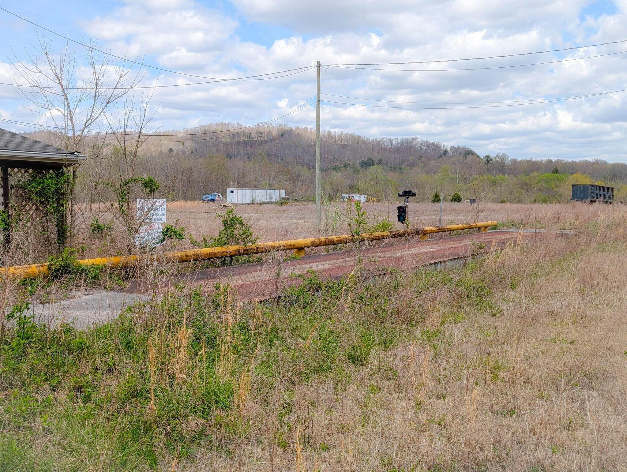 6235 S Highway 25 Property Photo 2