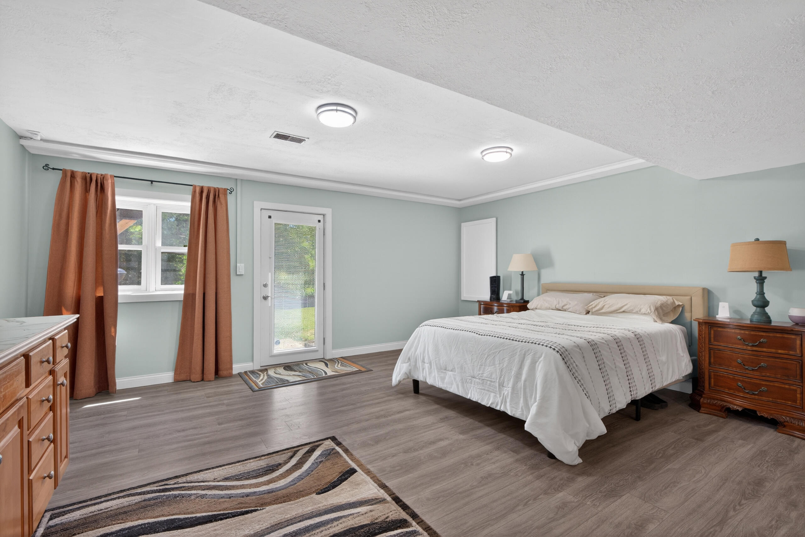 1136 Chinoe Road Property Photo 22