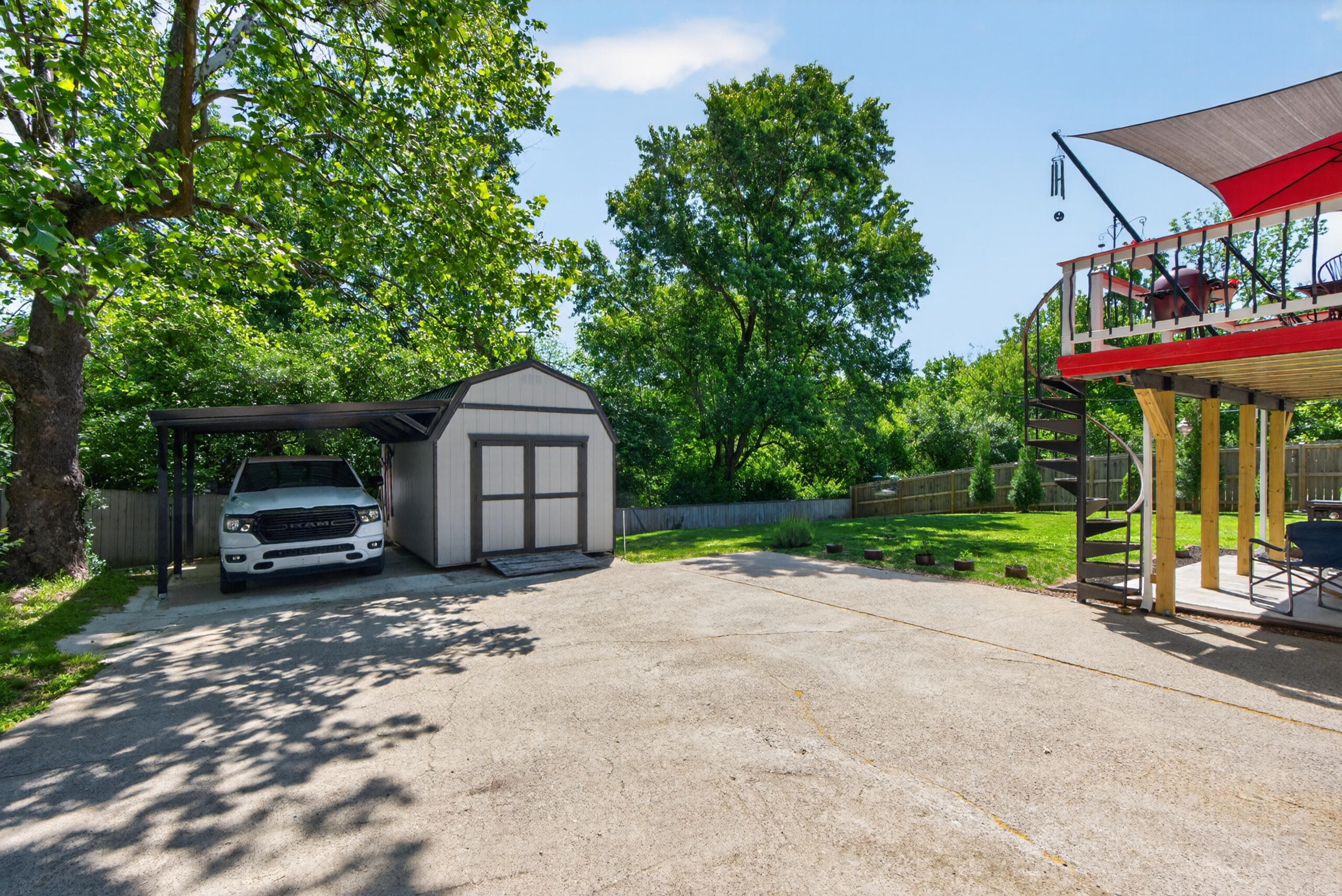1136 Chinoe Road Property Photo 30