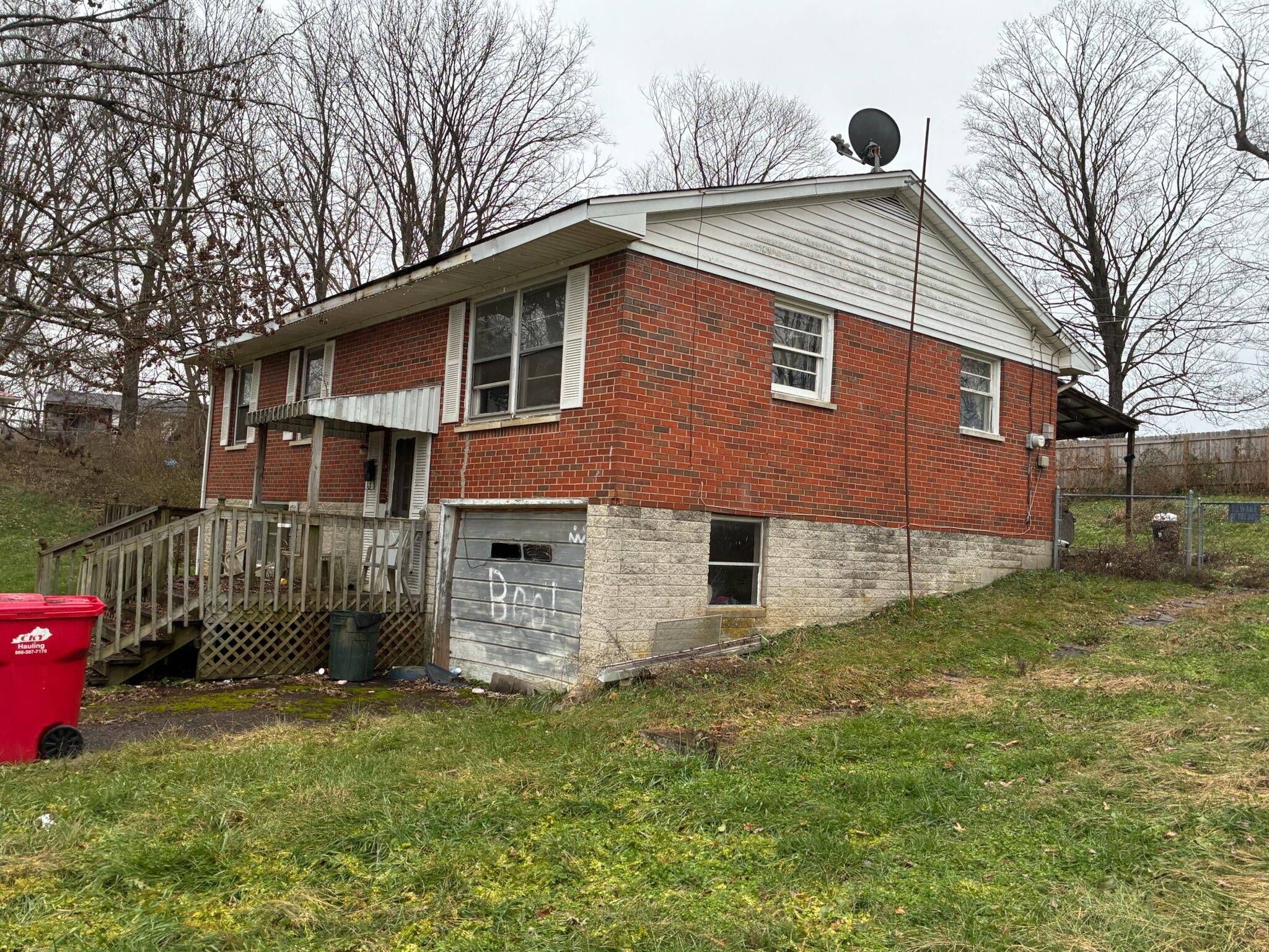 209 5th Street Property Photo 7