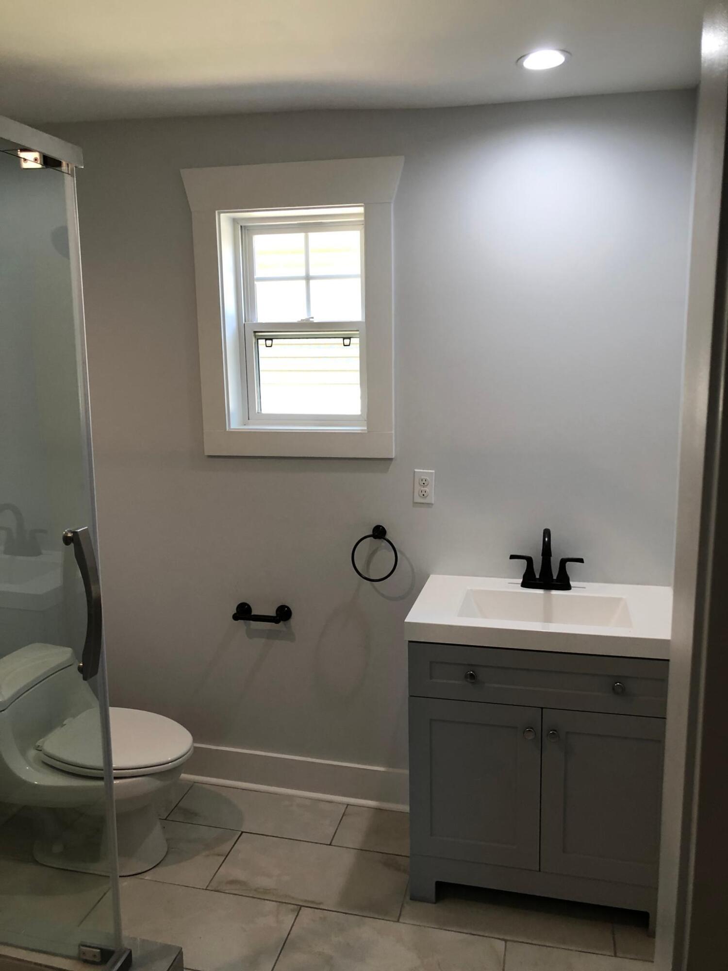 276 E Fourth Street Property Photo 8