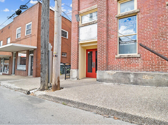 105 W 5th Street Property Photo 5