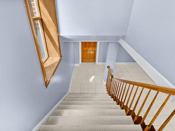 105 W 5th Street Property Photo 8
