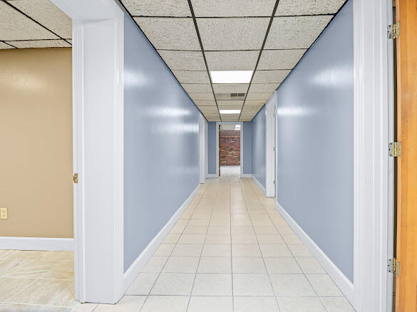 105 W 5th Street Property Photo 19