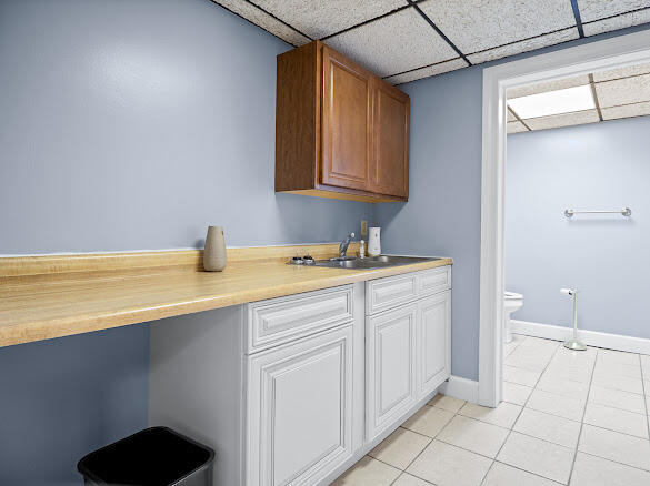 105 W 5th Street Property Photo 22