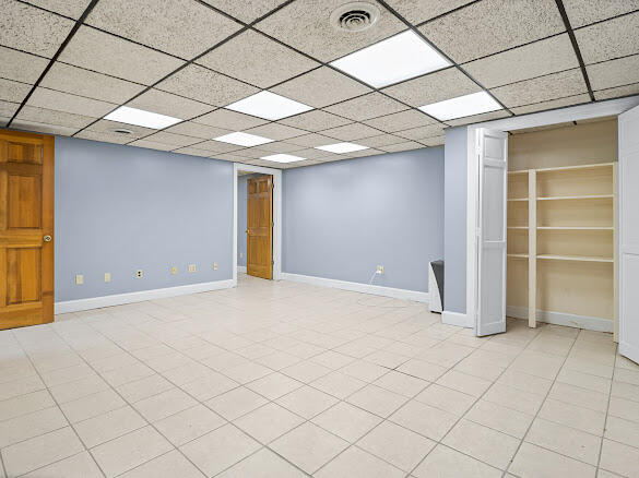 105 W 5th Street Property Photo 23