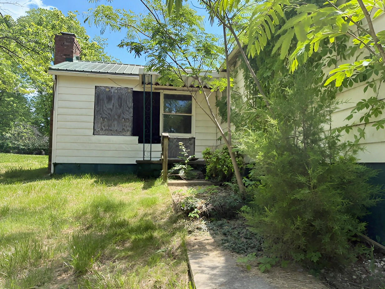 400 Flint Road Property Photo 4