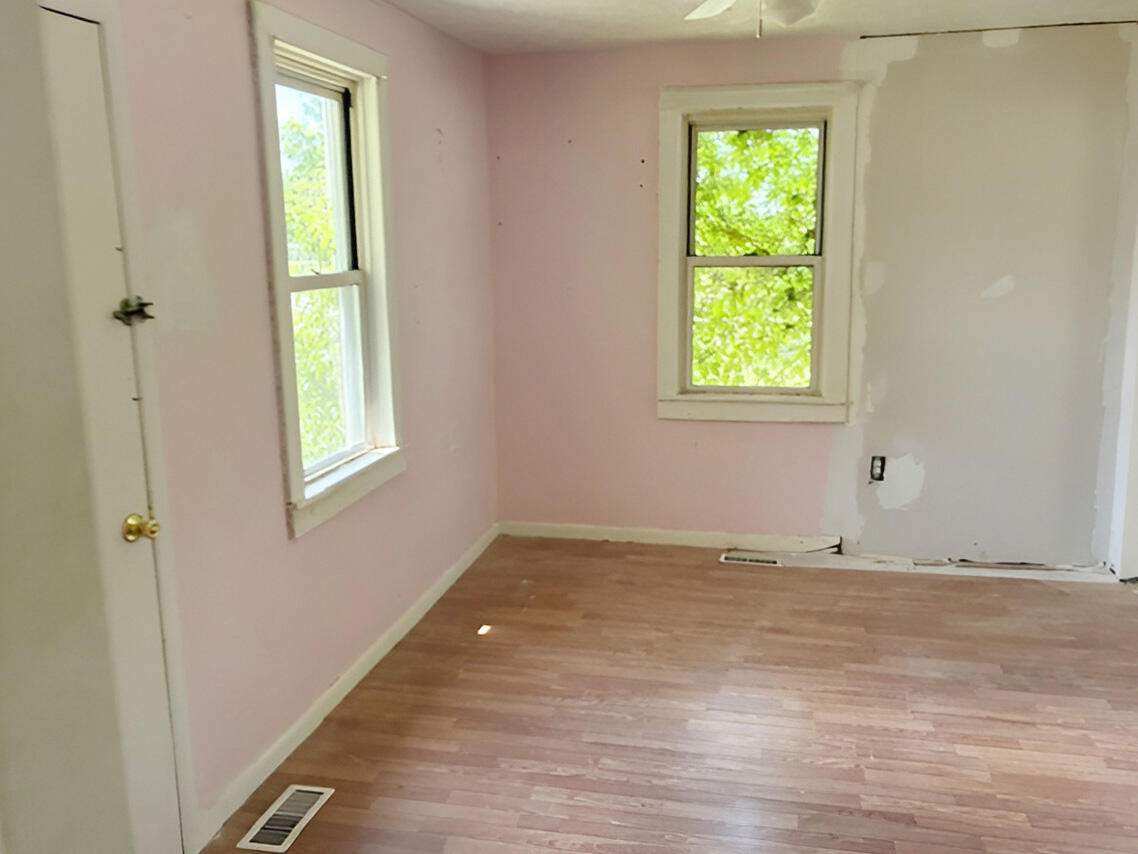 400 Flint Road Property Photo 10