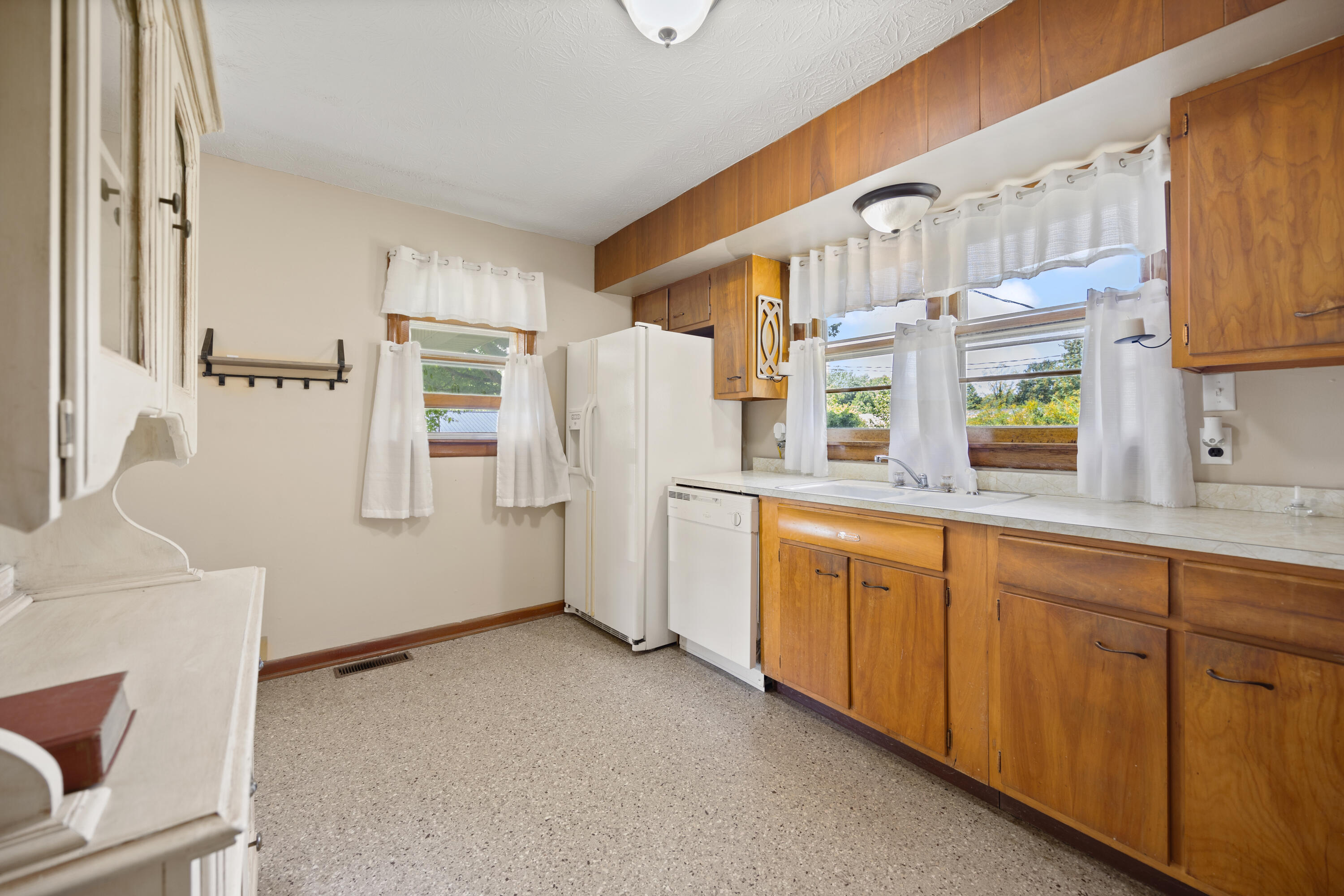 2413 Us-127 Property Photo 9