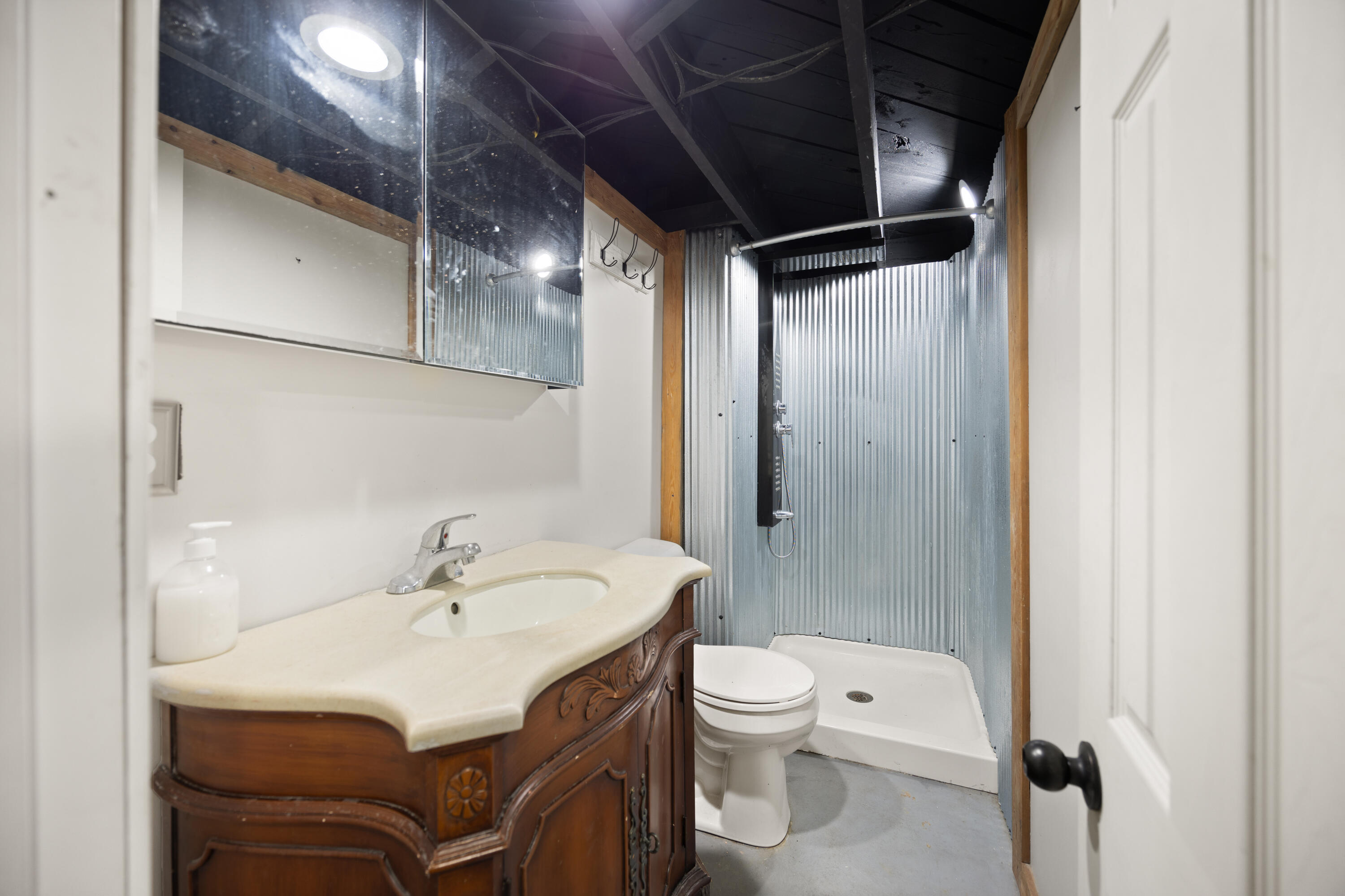 2413 Us-127 Property Photo 19