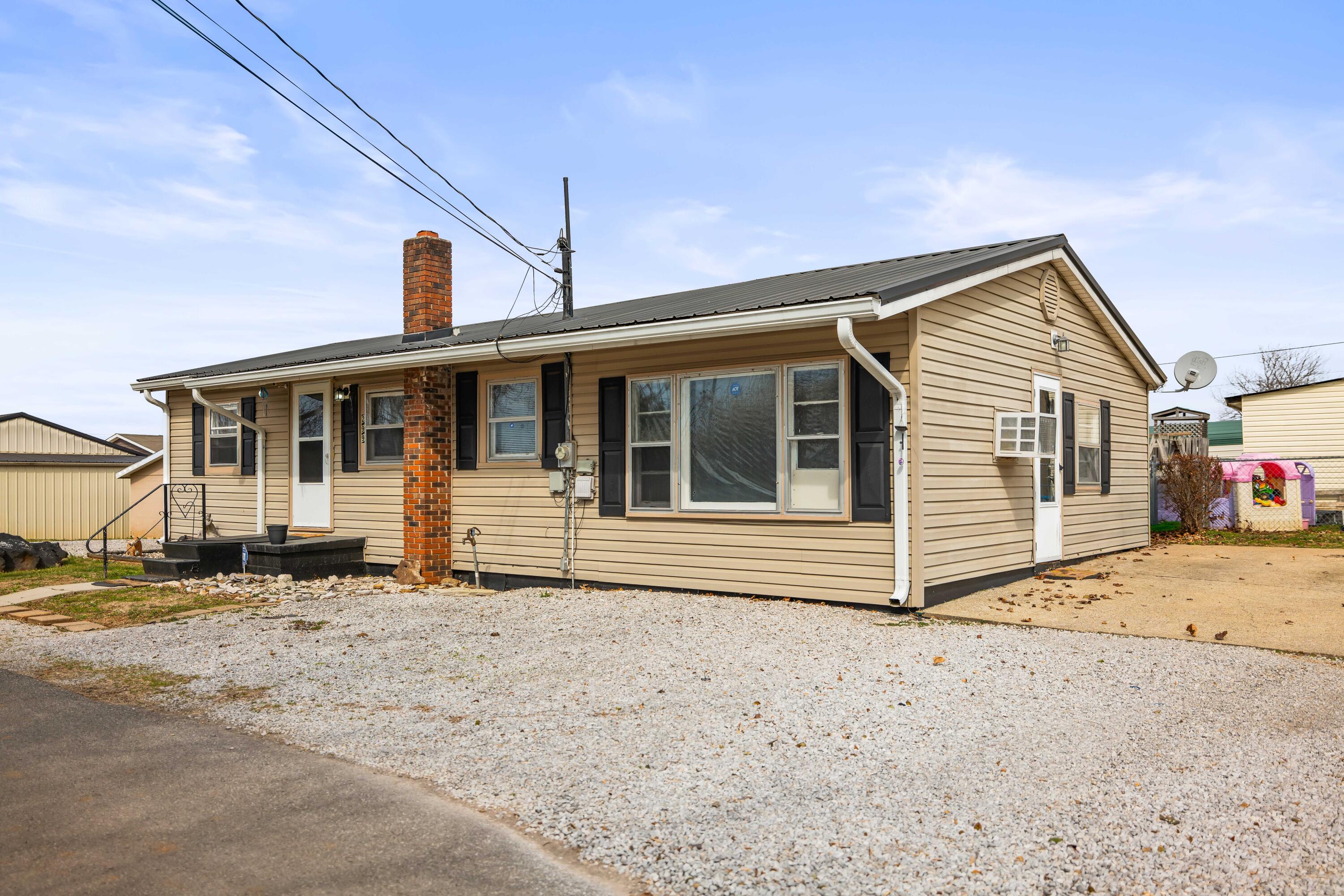 299 Tate Drive Property Photo 3