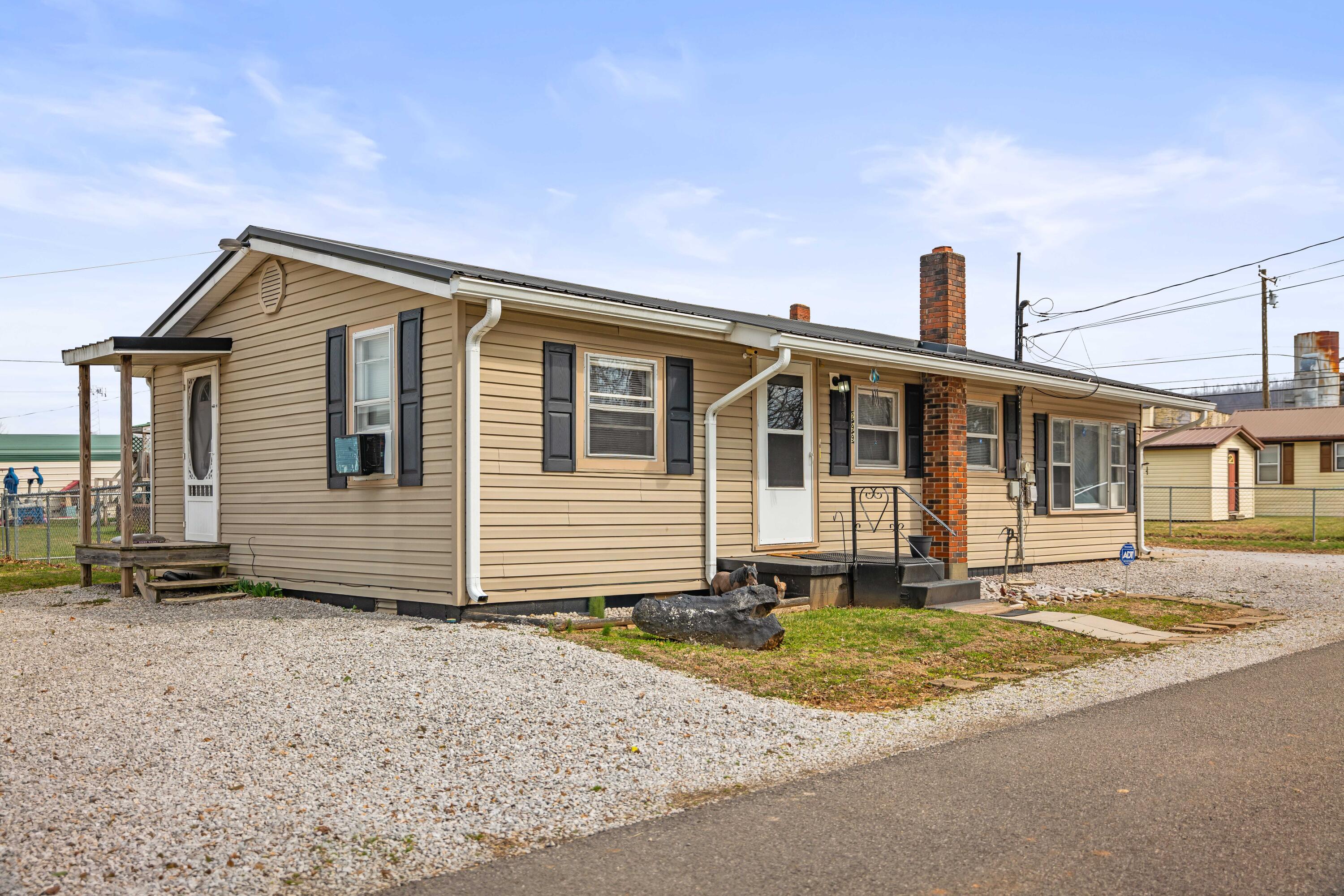 299 Tate Drive Property Photo 4