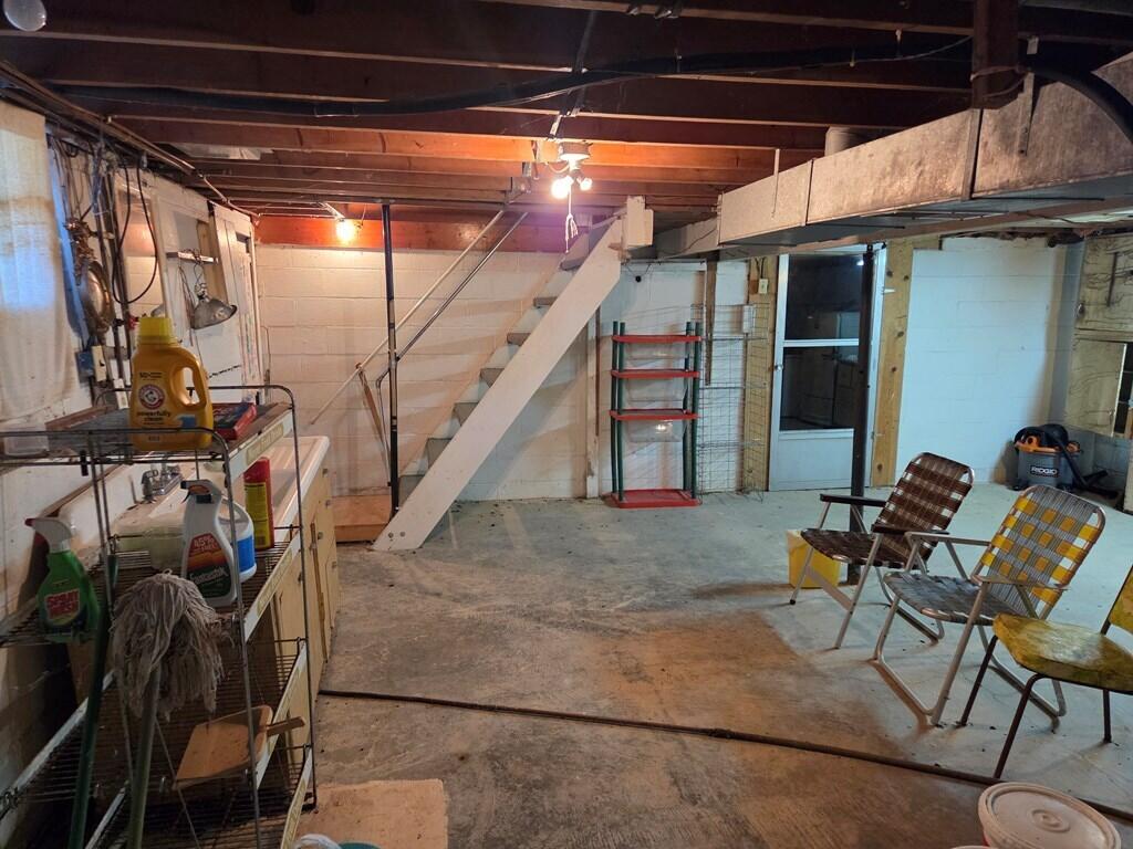1514 Helena Road Property Photo 9