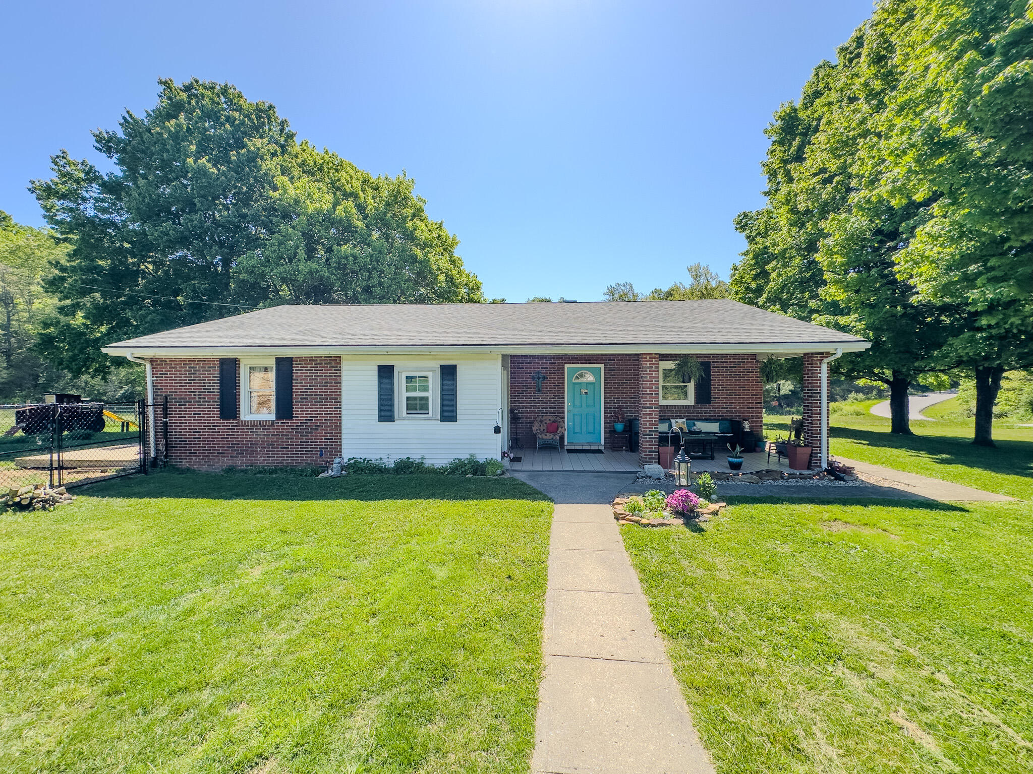 2481 Mccammon Ridge Road Property Photo 1