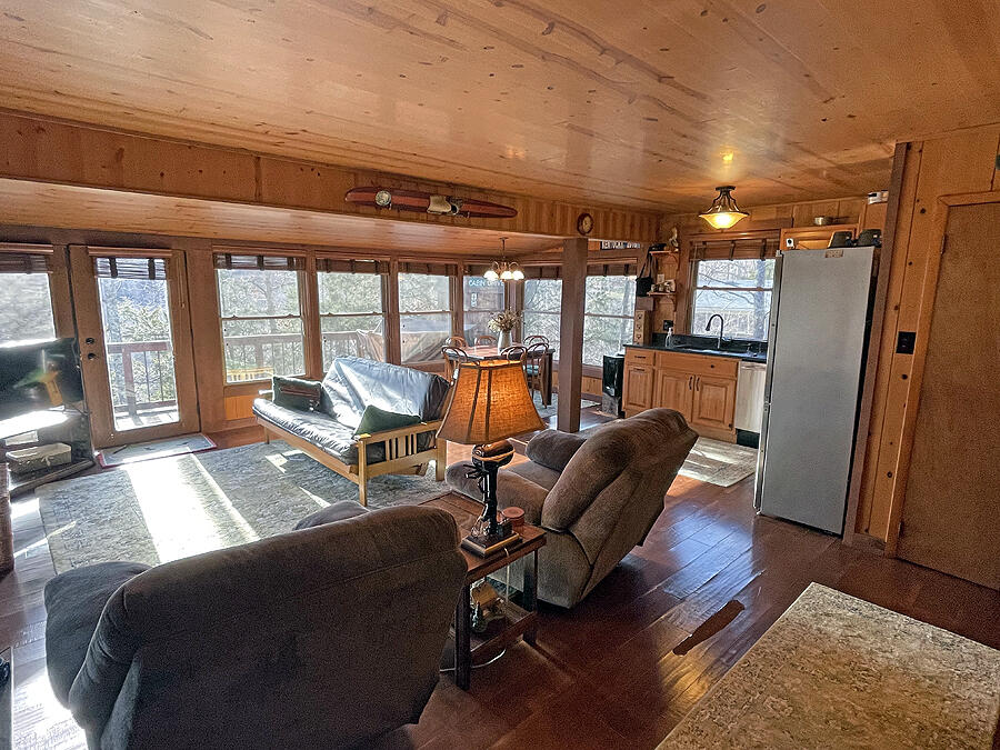 116 Cabin Drive Property Photo 5