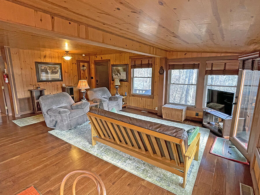 116 Cabin Drive Property Photo 12