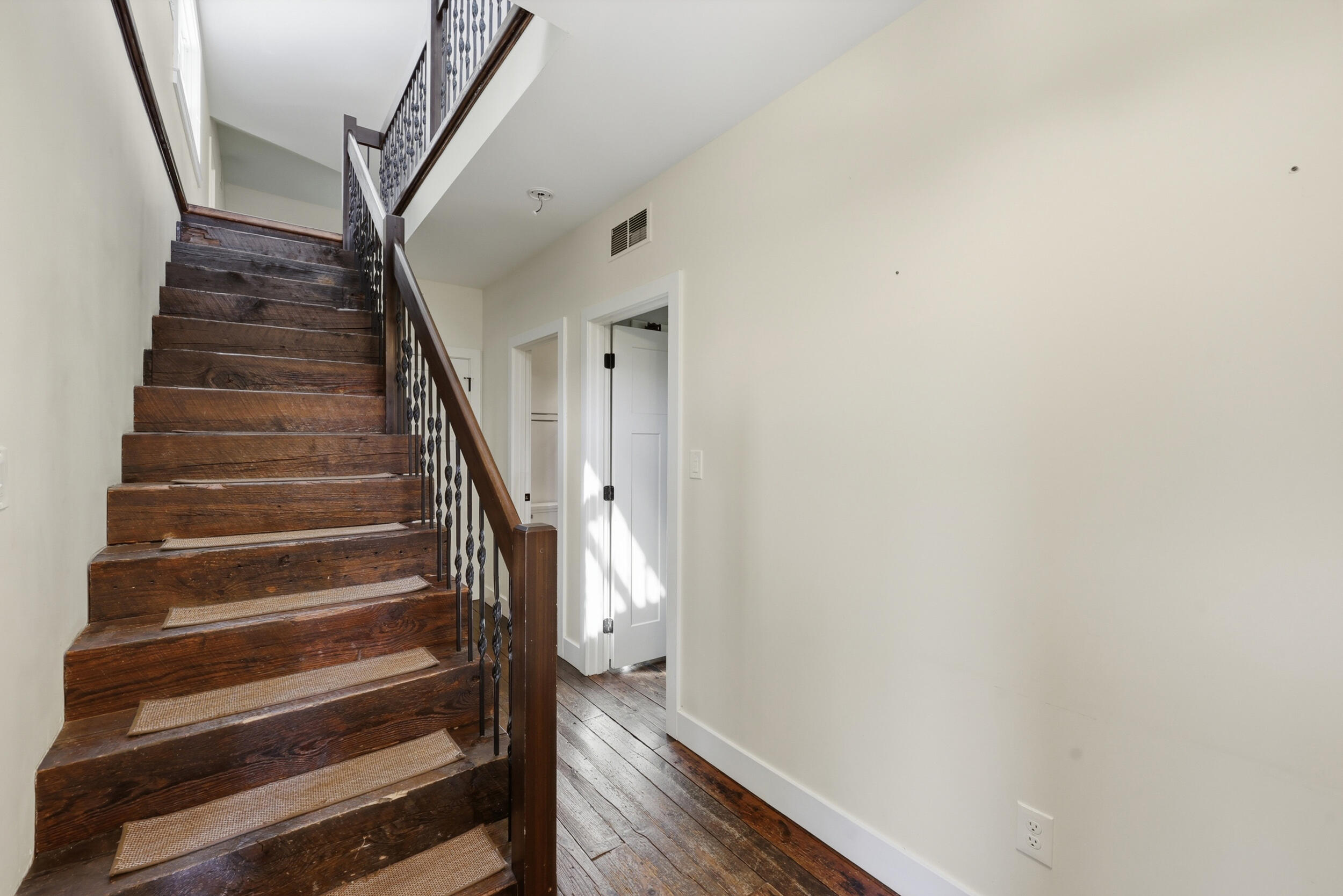 4351 Bethel Road Property Photo 6
