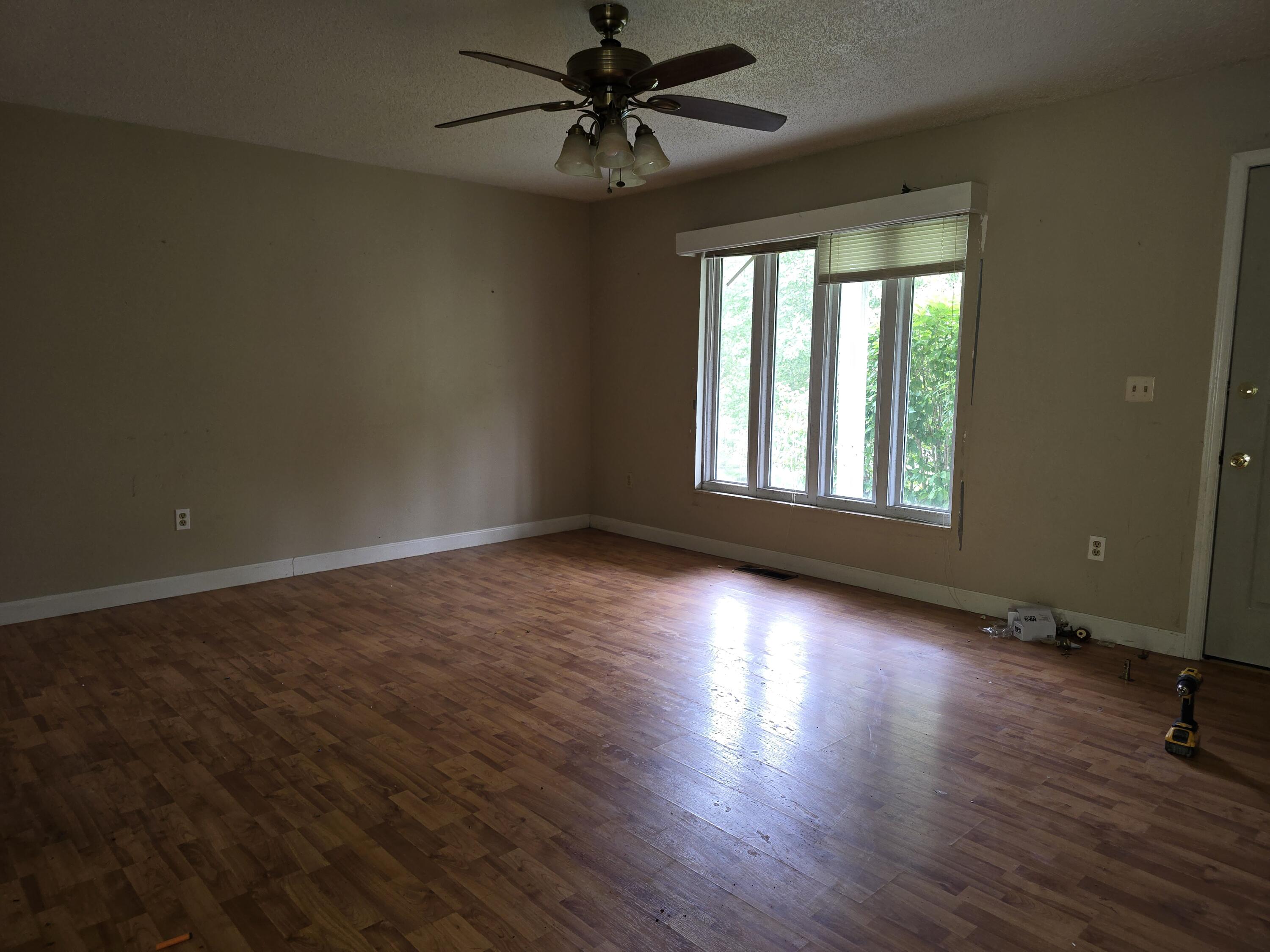 9529 Highway 92 Property Photo 2