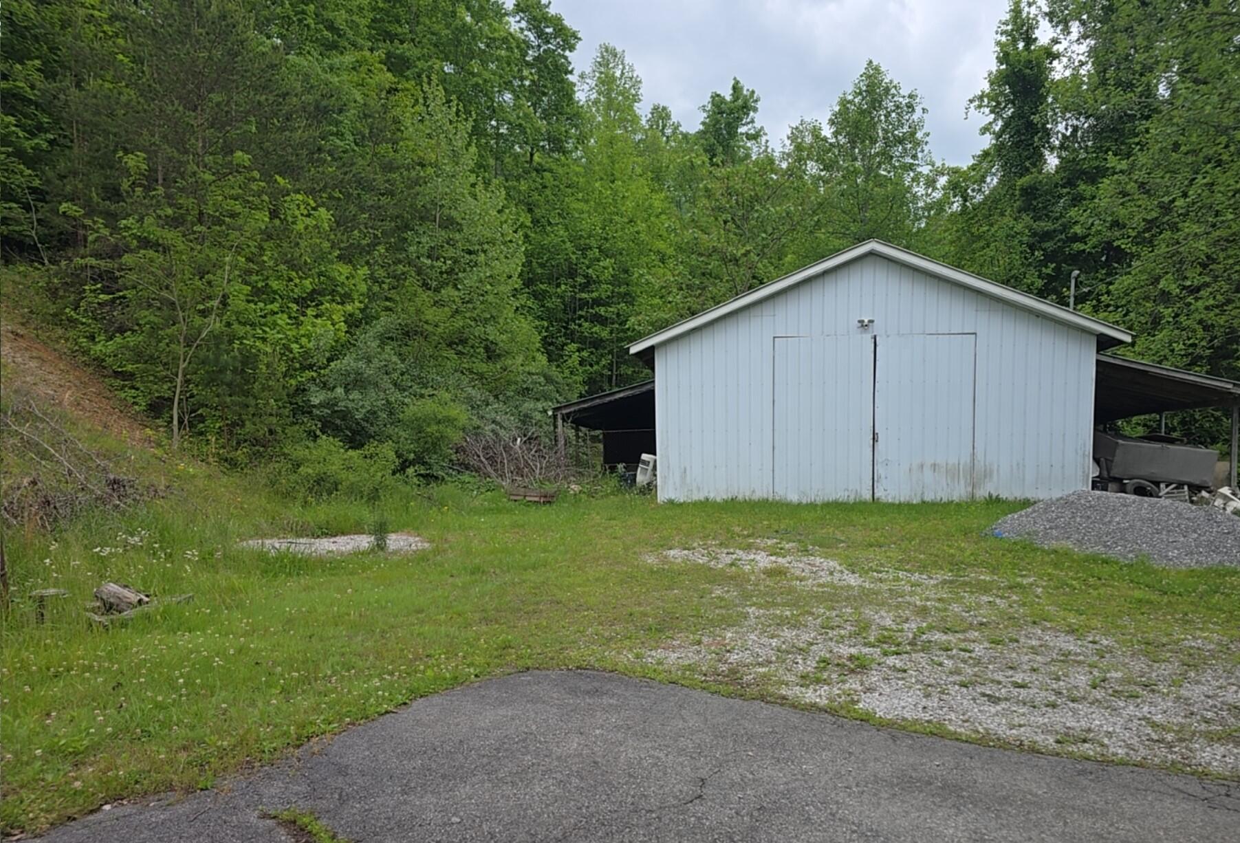 9529 Highway 92 Property Photo 15