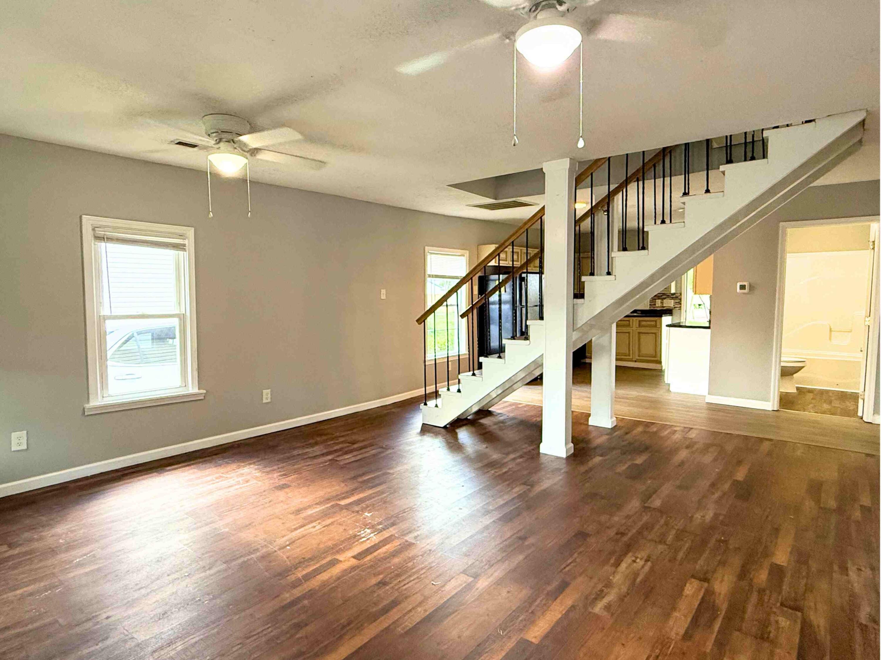302 W 7th Street Property Photo 6
