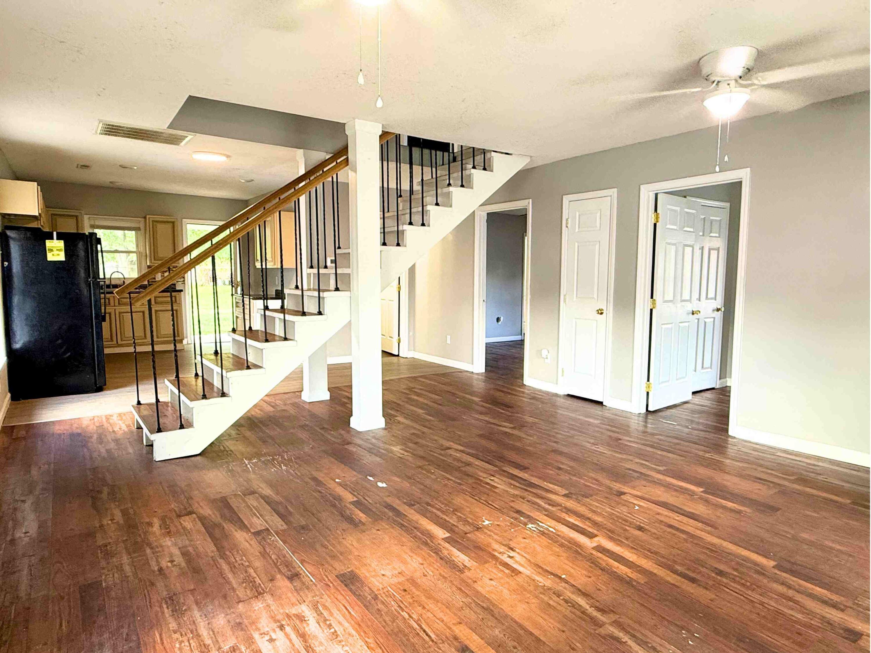 302 W 7th Street Property Photo 7