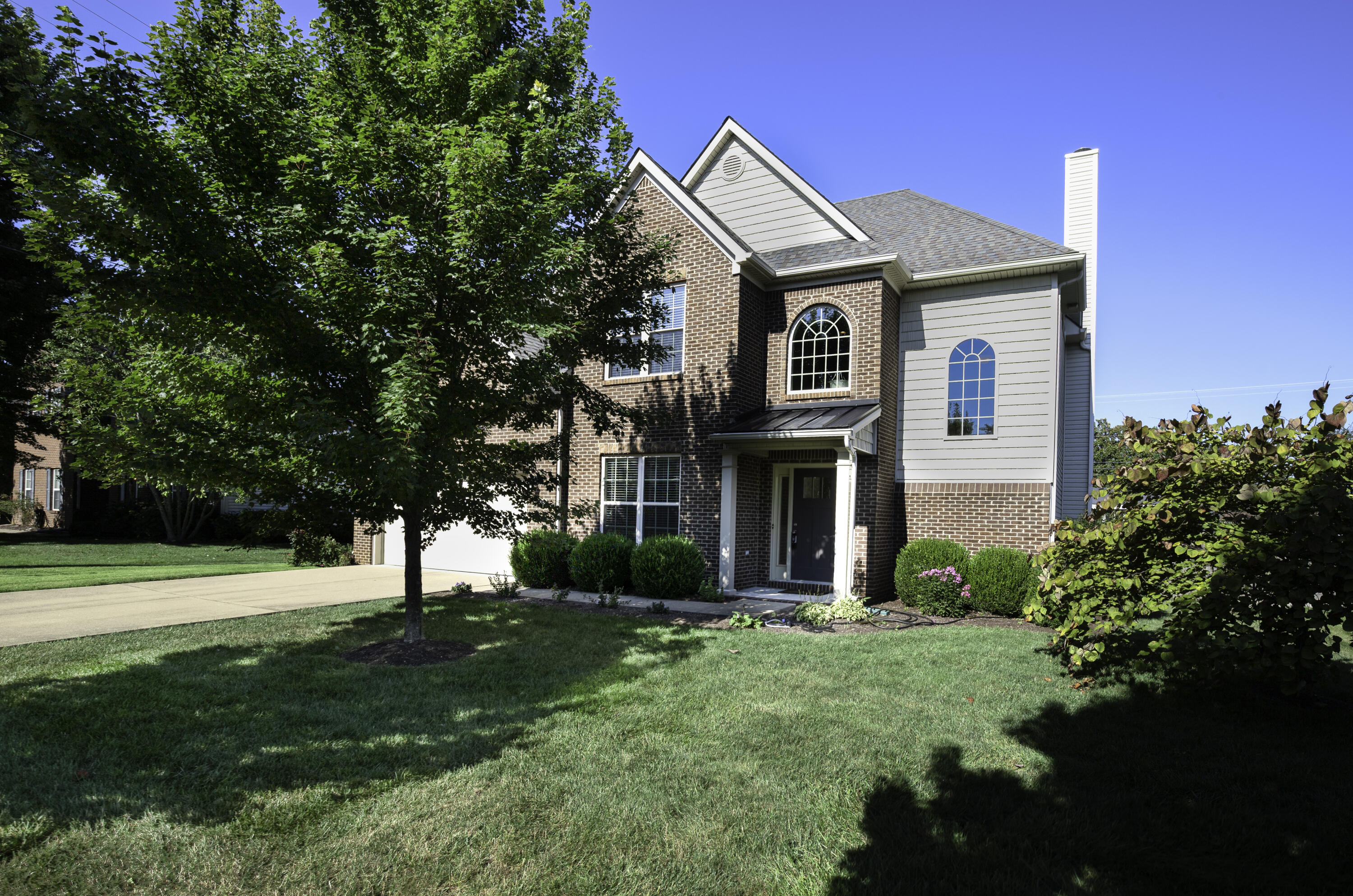 393 Gleneagles Way Property Photo 3