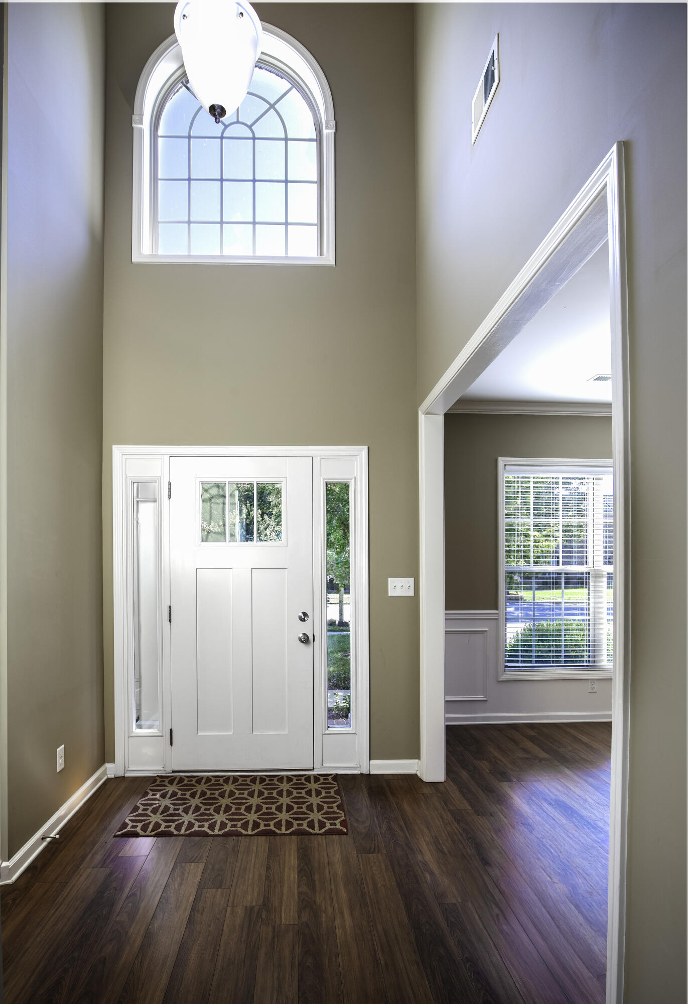 393 Gleneagles Way Property Photo 4