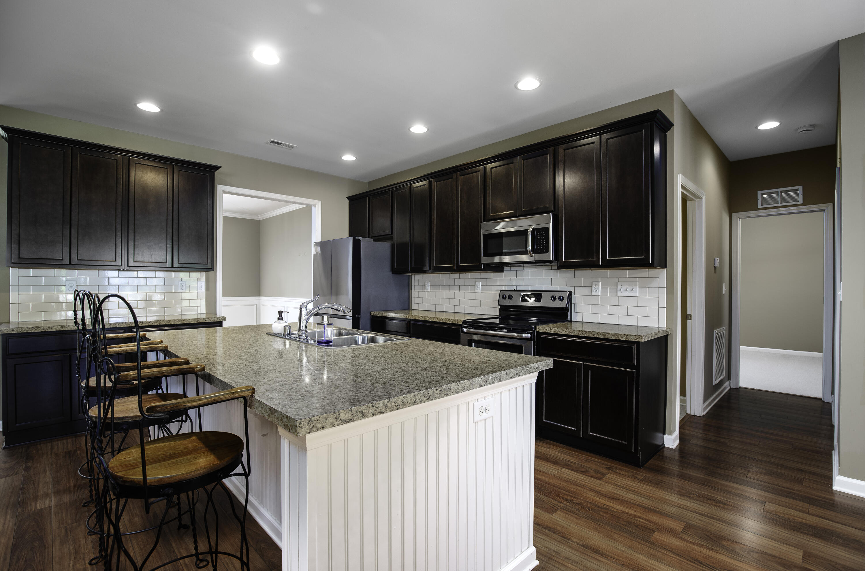 393 Gleneagles Way Property Photo 11
