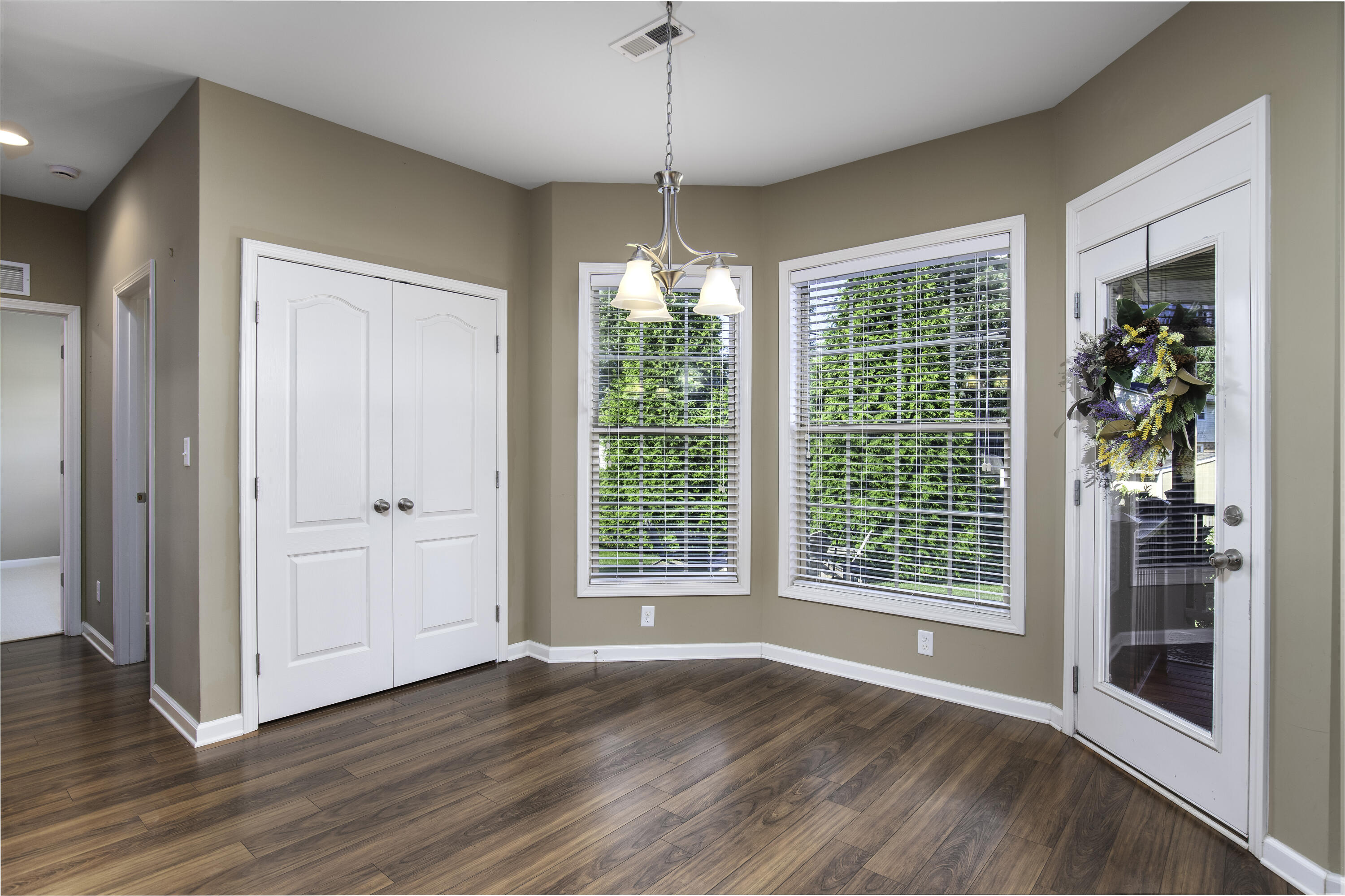 393 Gleneagles Way Property Photo 12