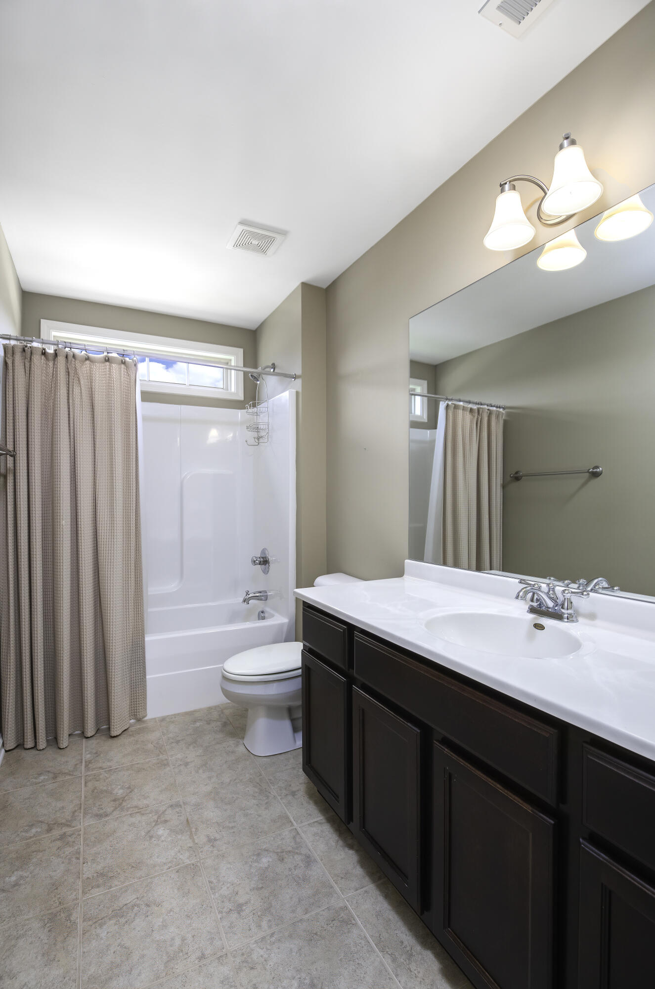 393 Gleneagles Way Property Photo 18