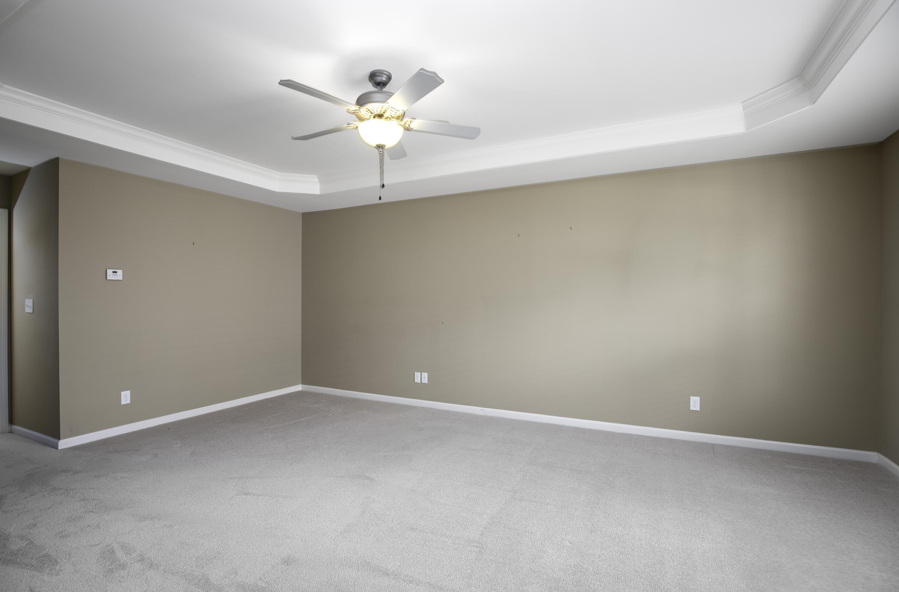 393 Gleneagles Way Property Photo 27