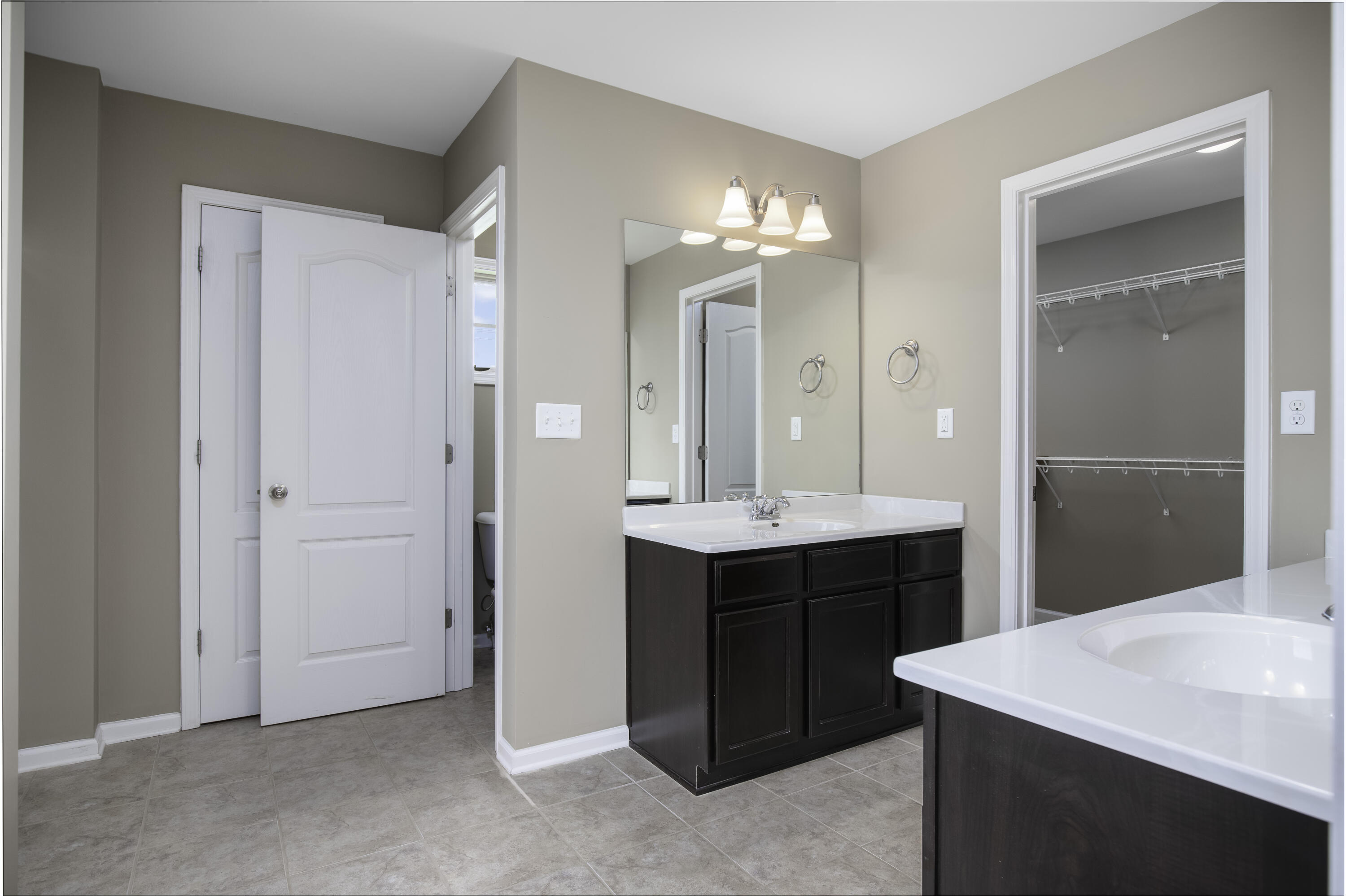 393 Gleneagles Way Property Photo 28