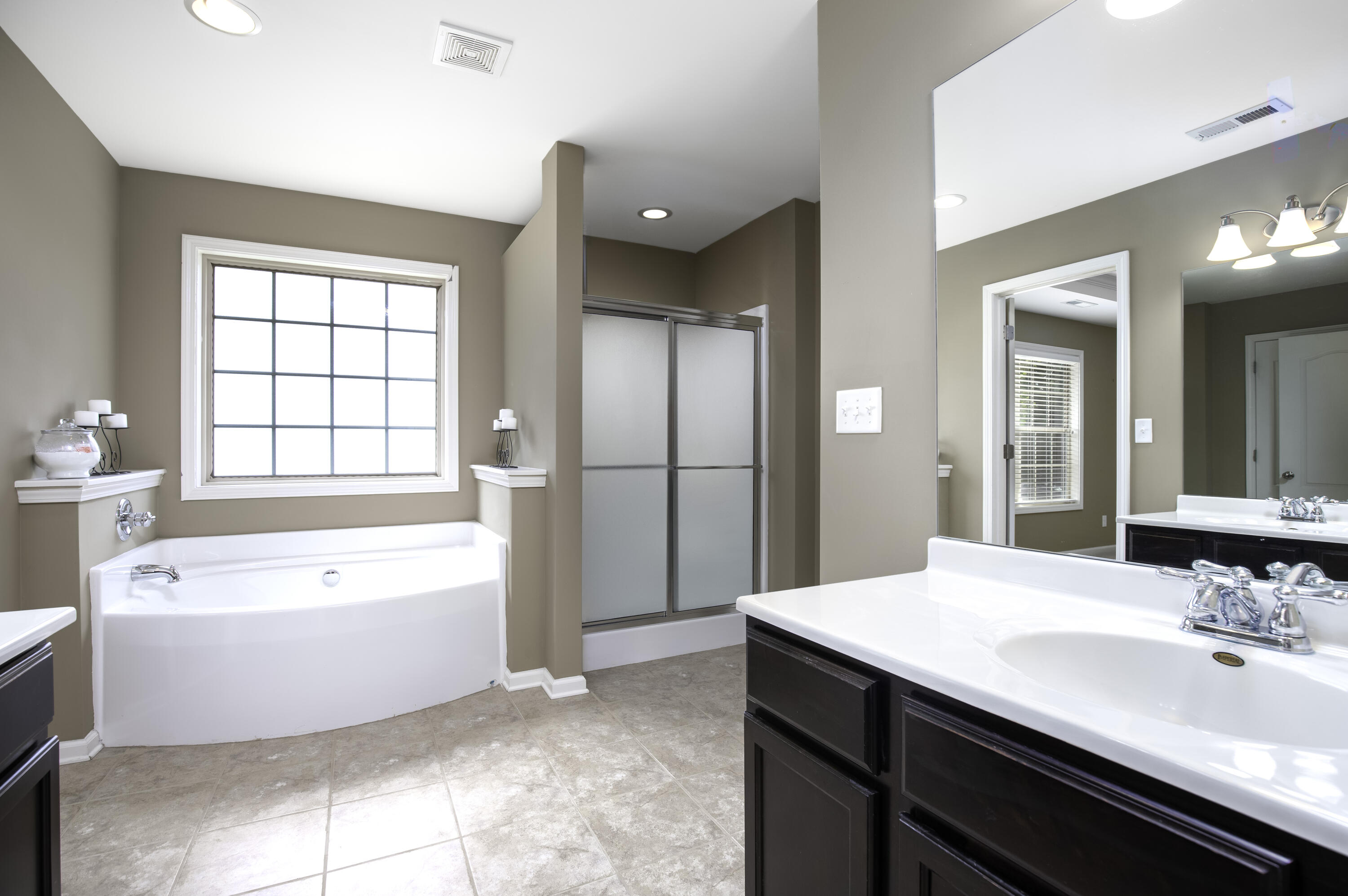 393 Gleneagles Way Property Photo 30