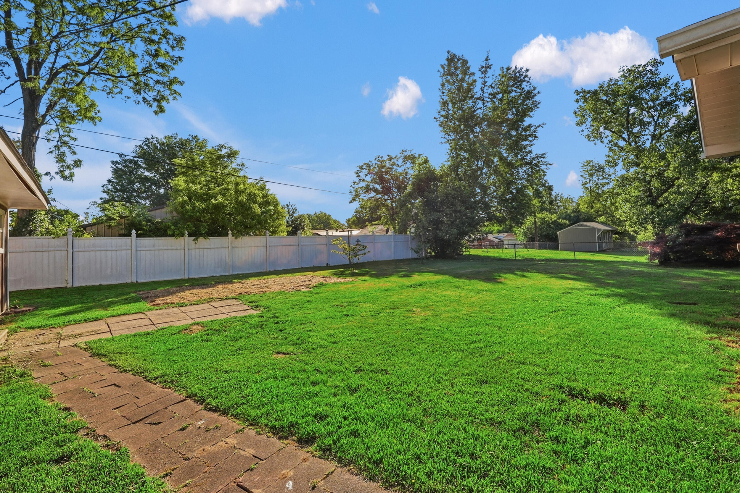 115 Park Lane Property Photo 37