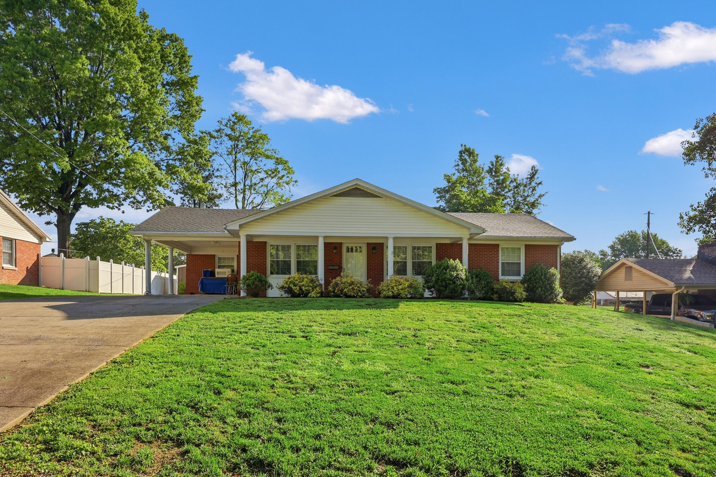 115 Park Lane Property Photo 43