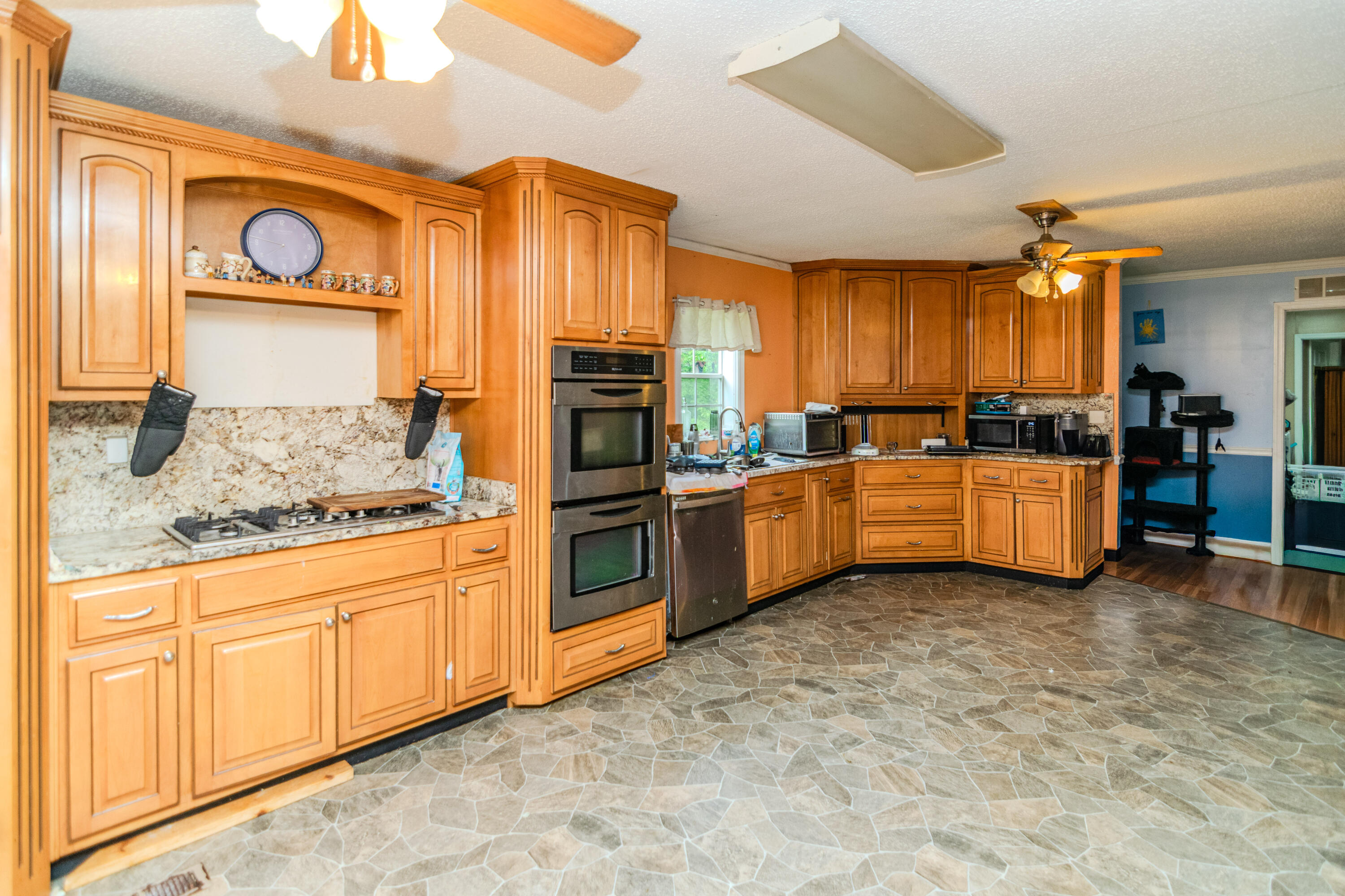 424 Powers Road Property Photo 2