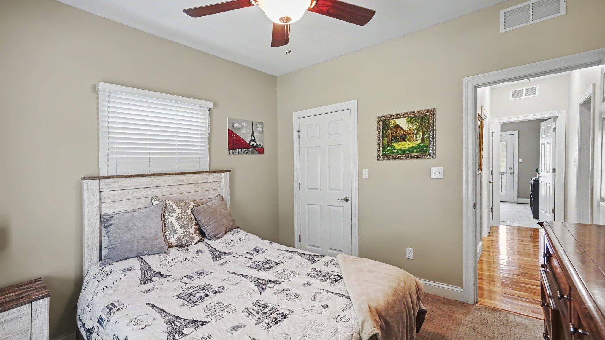 1004 Cherry Court Property Photo 29