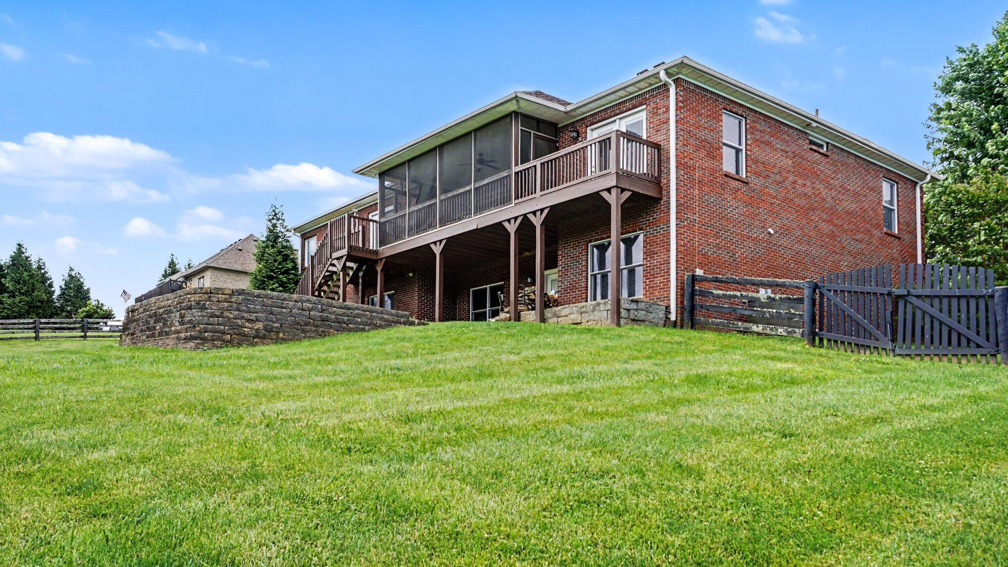 1004 Cherry Court Property Photo 35