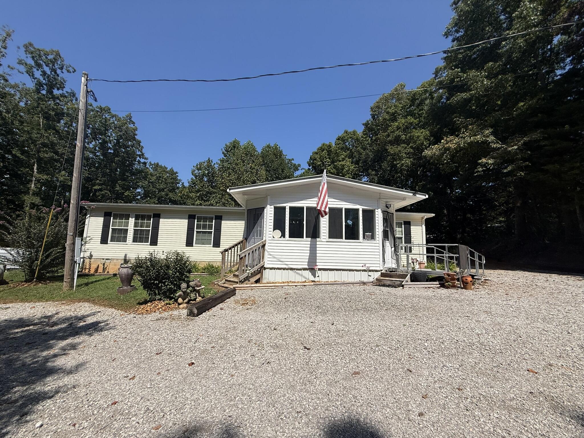 266 Carmel Lane Property Photo 4