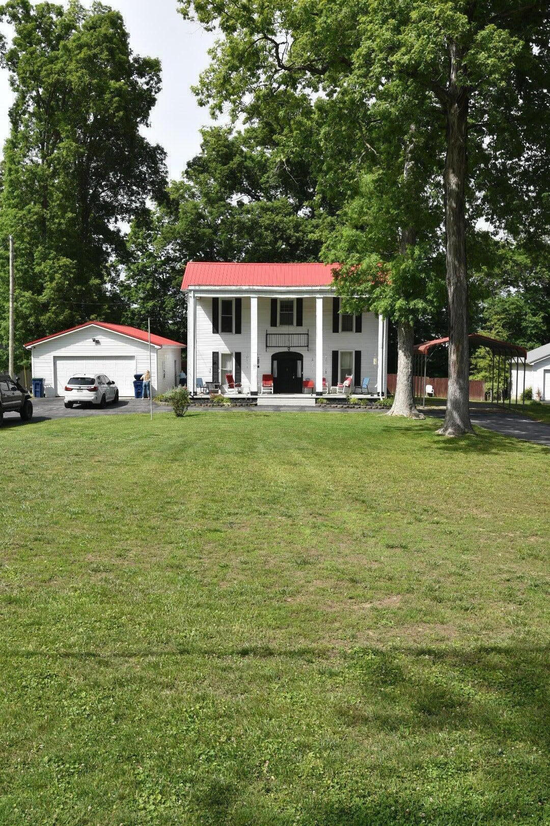 736 E Lakeshore Drive Property Photo 1