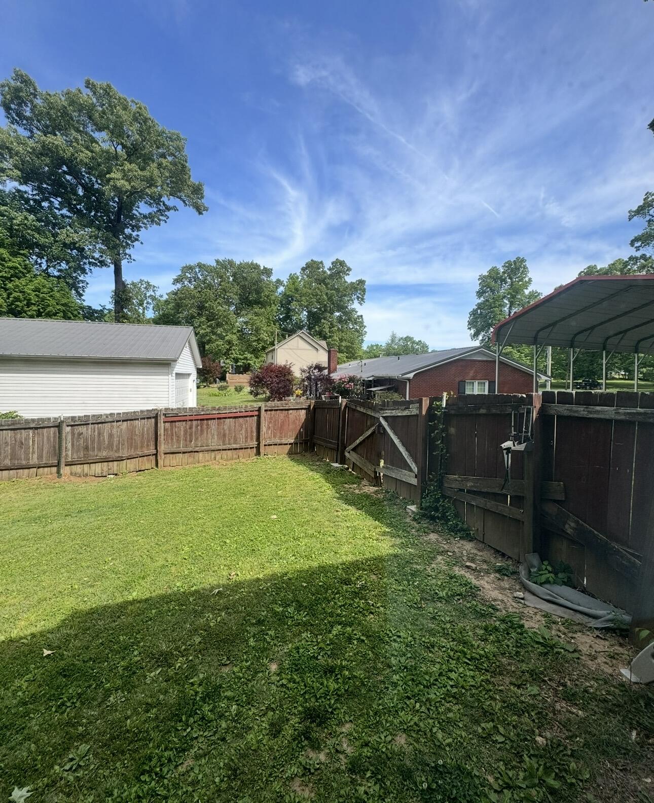736 E Lakeshore Drive Property Photo 16