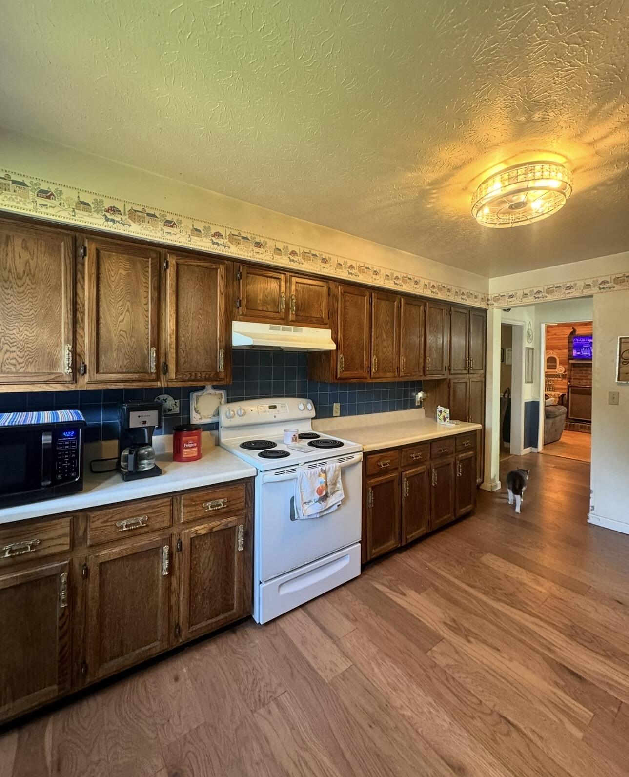 736 E Lakeshore Drive Property Photo 31