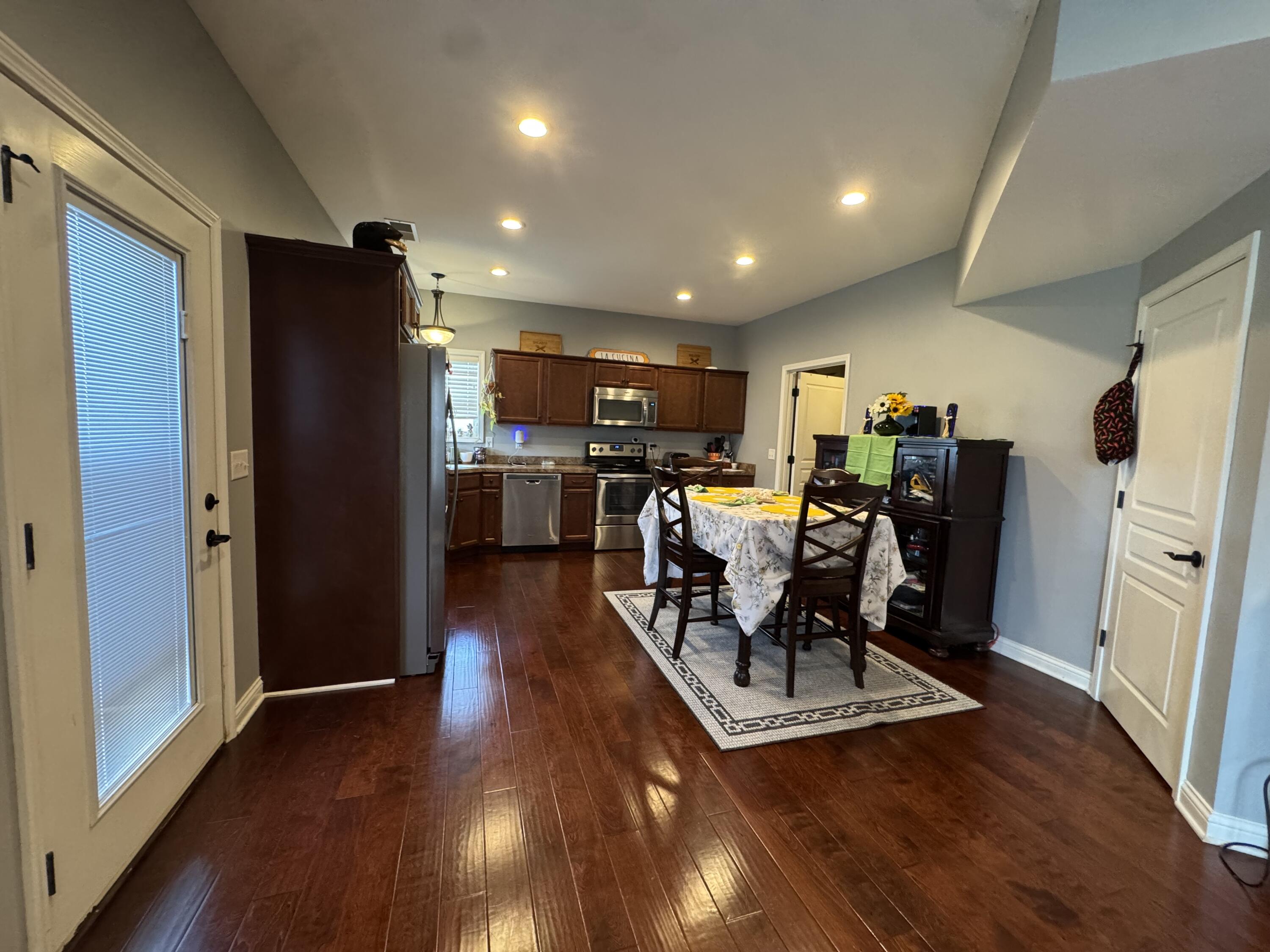 617 Fairfax Lane Property Photo 7