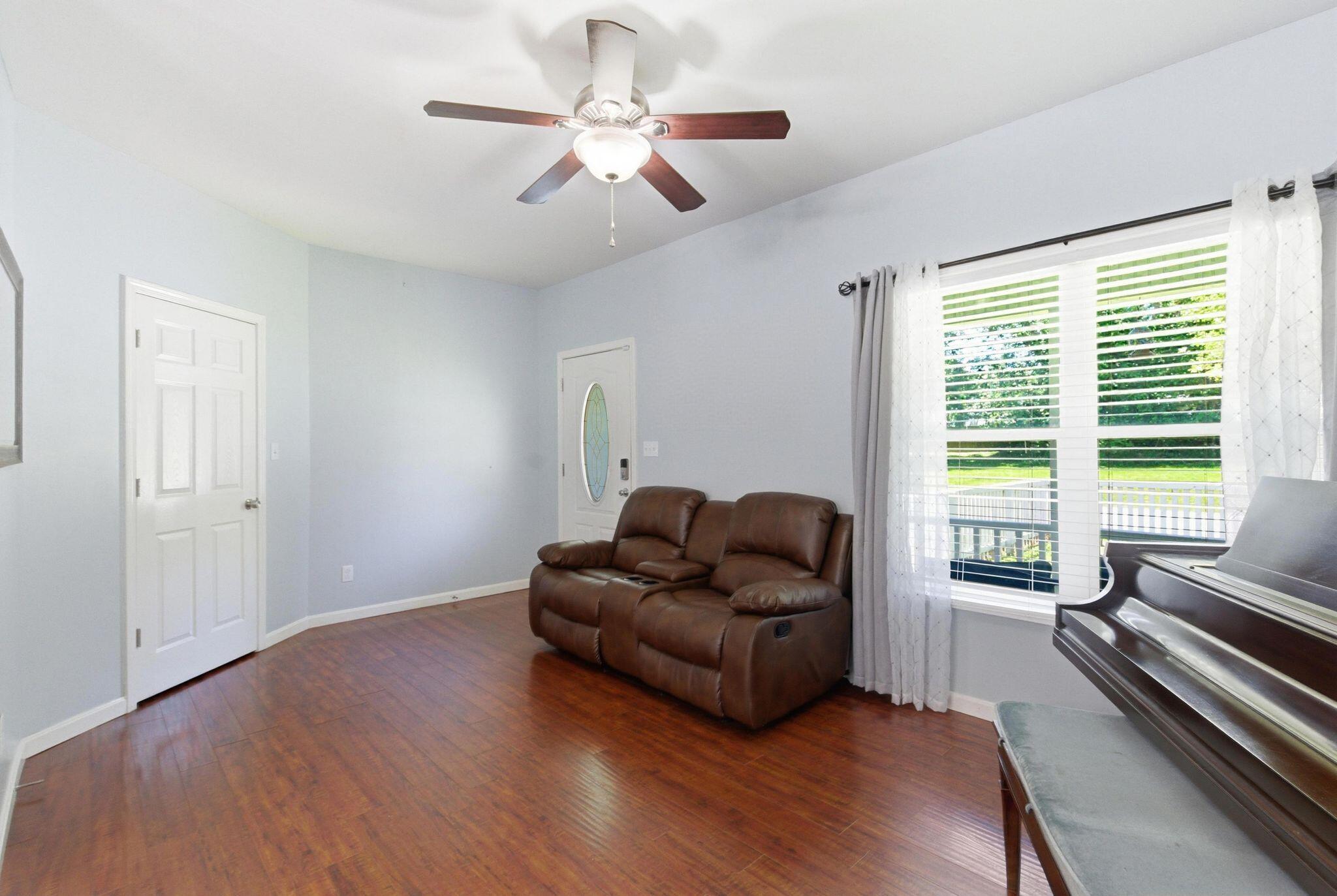 108 Bartlett Court Property Photo 3