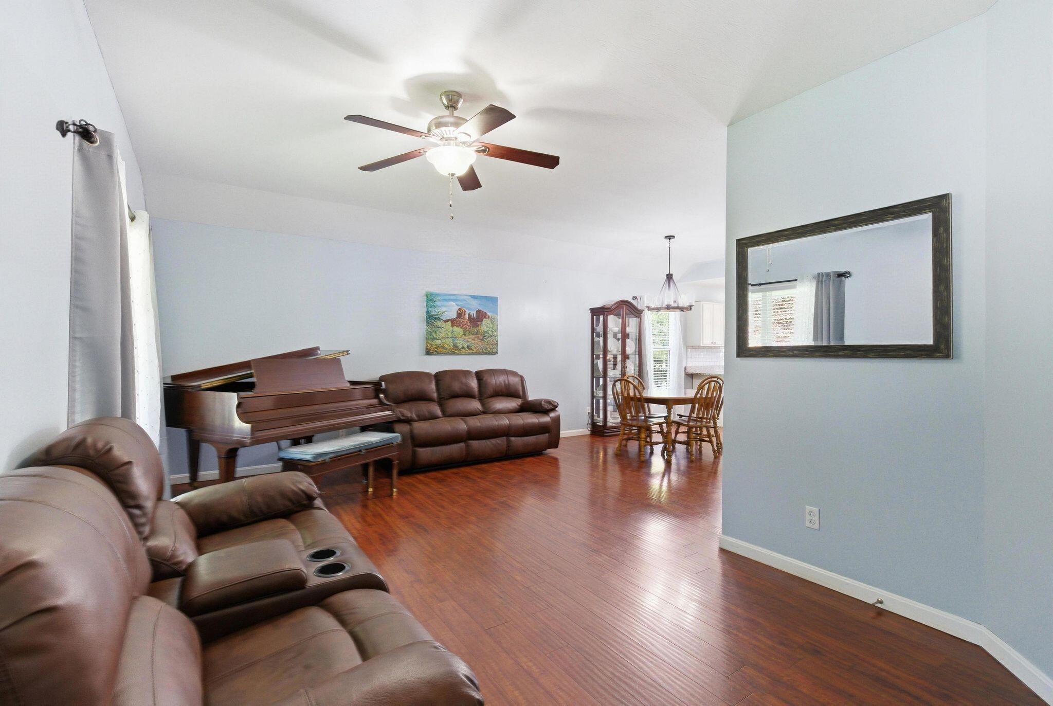 108 Bartlett Court Property Photo 4