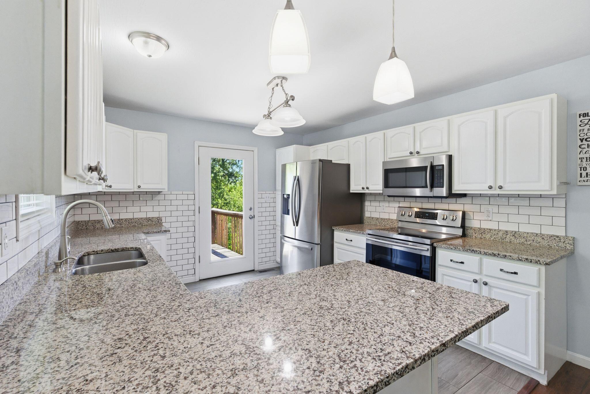 108 Bartlett Court Property Photo 8
