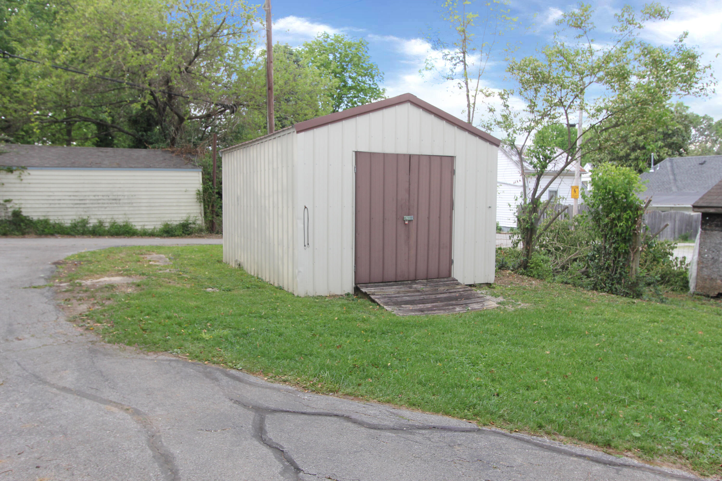 209 Boone Avenue Property Photo 22