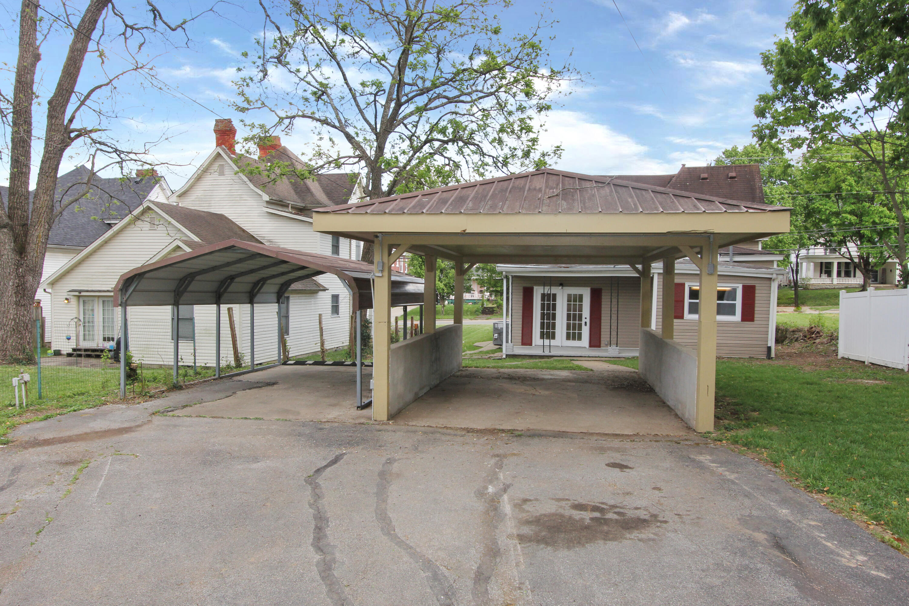 209 Boone Avenue Property Photo 23